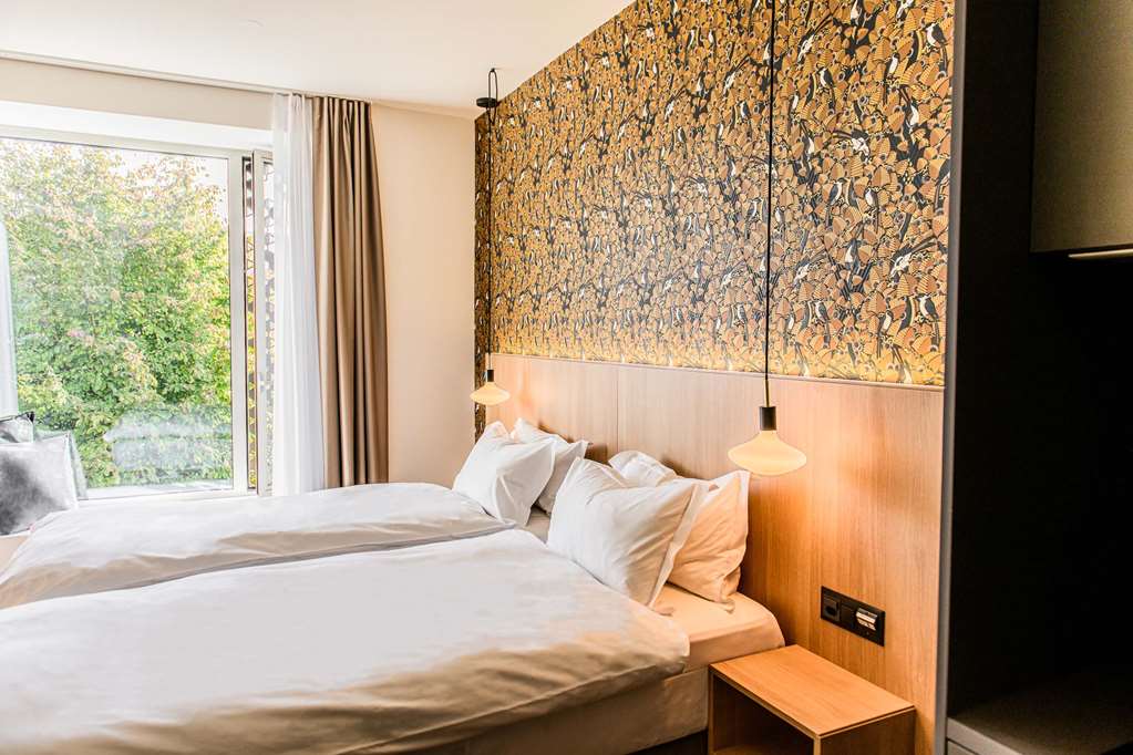 AFTERWORK HOTEL-guestroom-Guest Room,On-Site.jpg