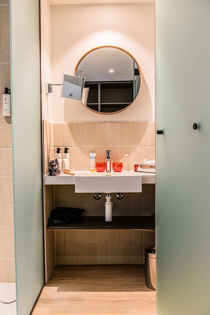 AFTERWORK HOTEL-guestroom-Guest Room,Bathroom,On-Site.jpg