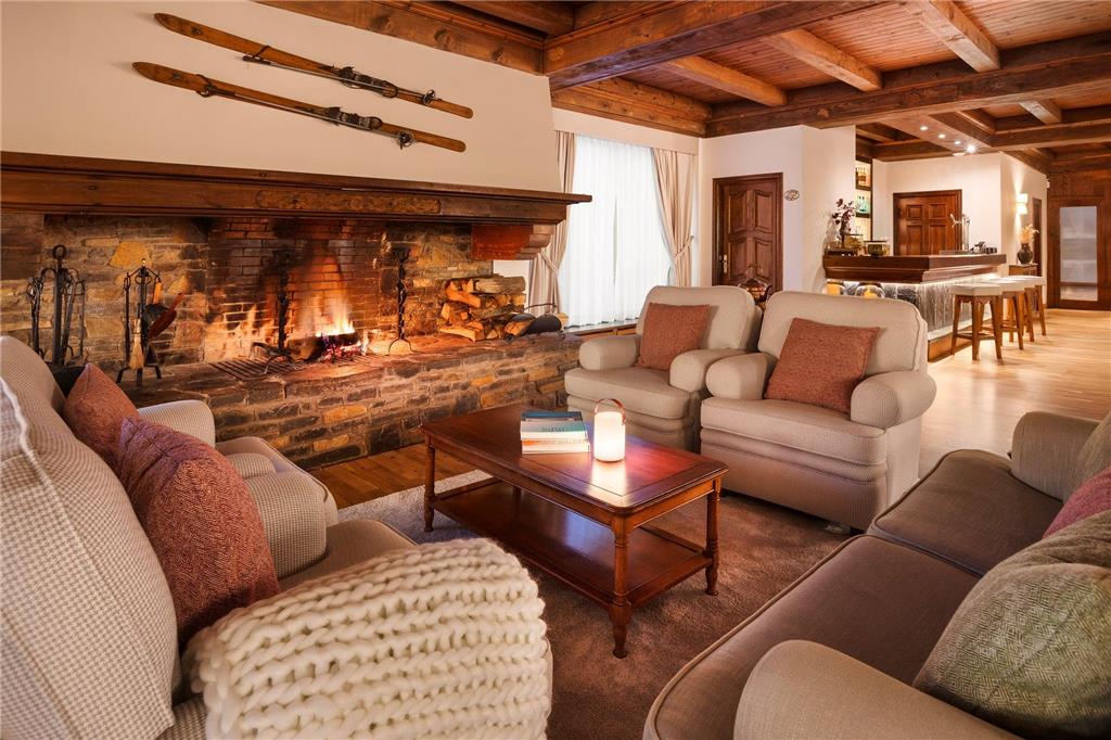 MELIA DE TREDOS-guestroom-Guest Room,Guest Room Amenity,Coffee/tea facilities,Fireplace,Living Area,Architecture,Indoor/Interior,On-Site,Property Amenity,Décor detail,Summer,View from room,Exterior View of Building.jpg