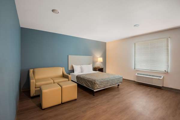 Suite - WoodSpring Suites Bellflower - CA 91, Exit 15
