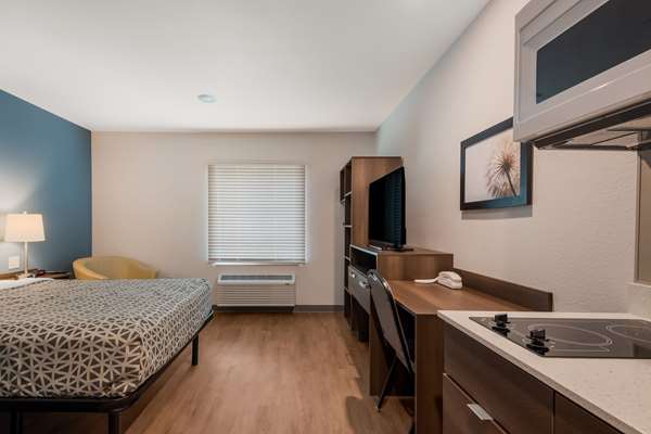 Suite - WoodSpring Suites Bellflower - CA 91, Exit 15