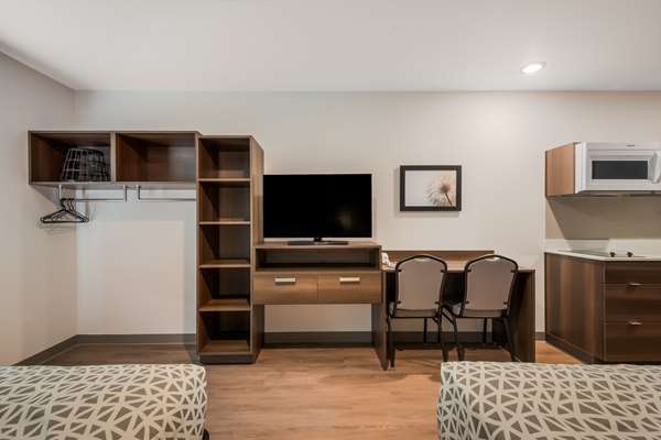 Suite - WoodSpring Suites Bellflower - CA 91, Exit 15