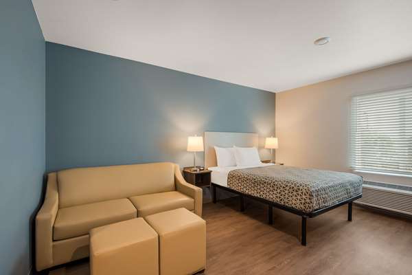 Suite - WoodSpring Suites Bellflower - CA 91, Exit 15