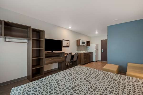 Suite - WoodSpring Suites Bellflower - CA 91, Exit 15