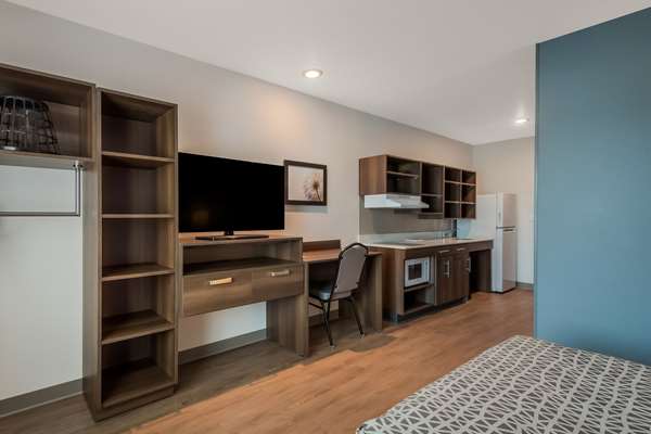 Suite - WoodSpring Suites Bellflower - CA 91, Exit 15