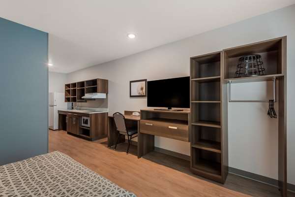 Suite - WoodSpring Suites Bellflower - CA 91, Exit 15