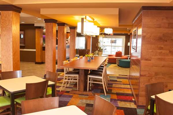 Amenities - Comfort Inn & Suites South Akron