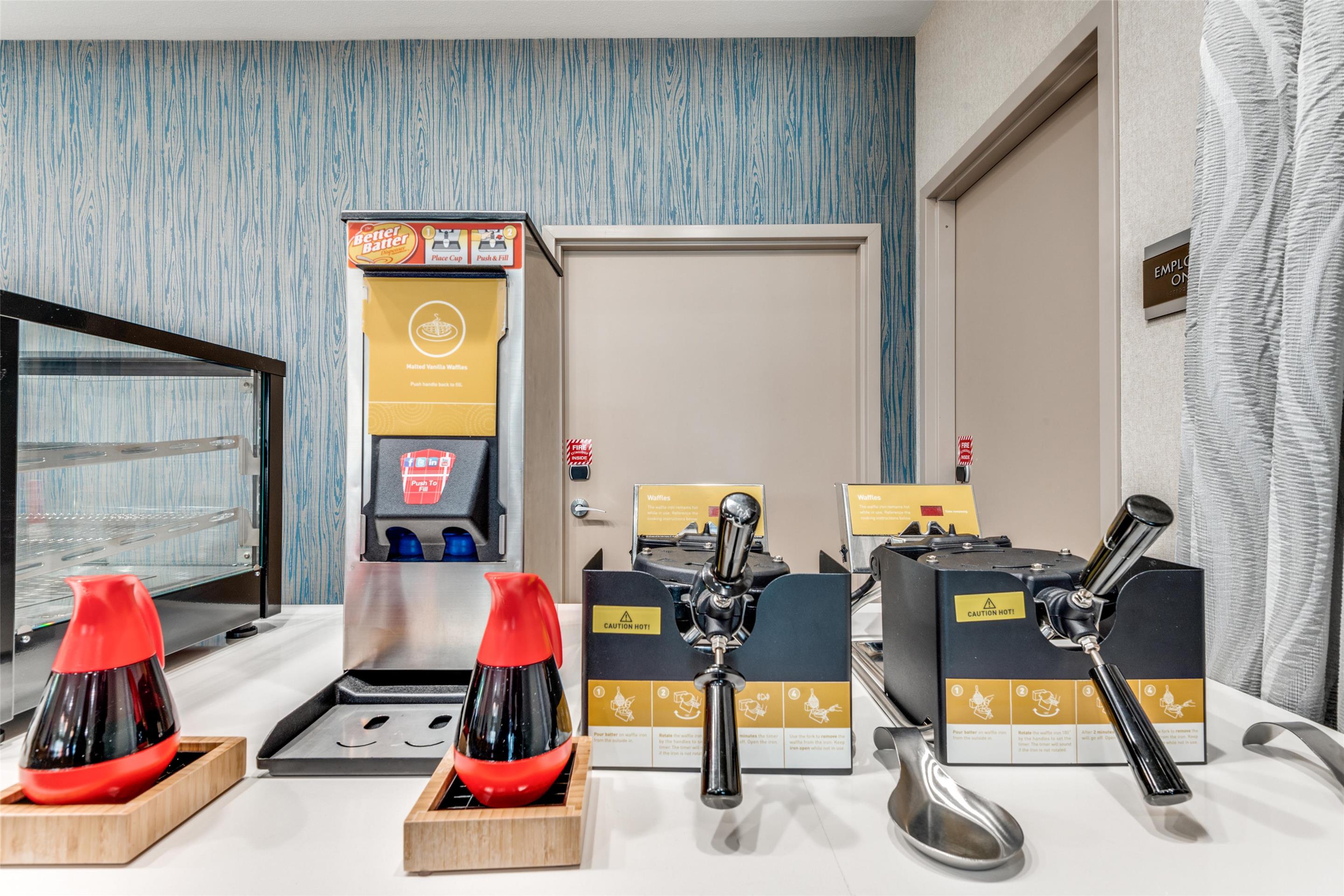 Breakfast Area | Home2 Suites by Hilton Dallas Medical District Lovefield