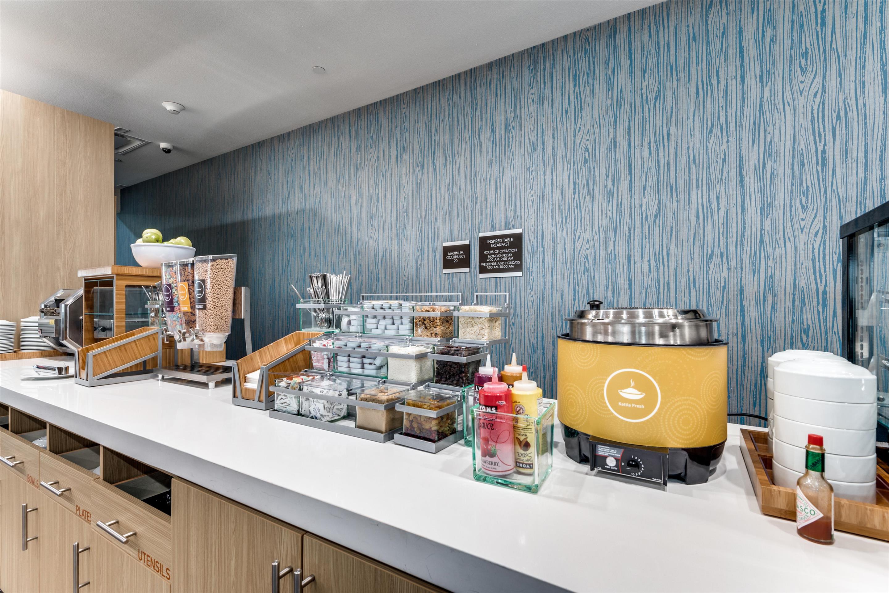 Breakfast Area | Home2 Suites by Hilton Dallas Medical District Lovefield