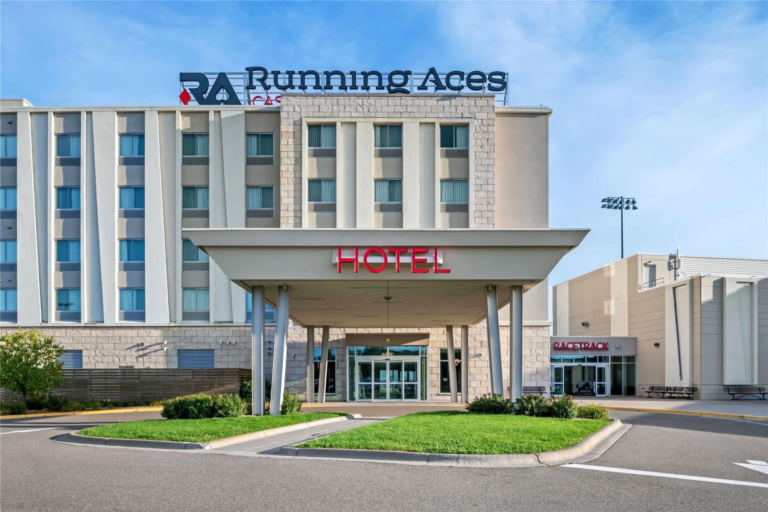 Running Aces Hotel, Trademark Collection