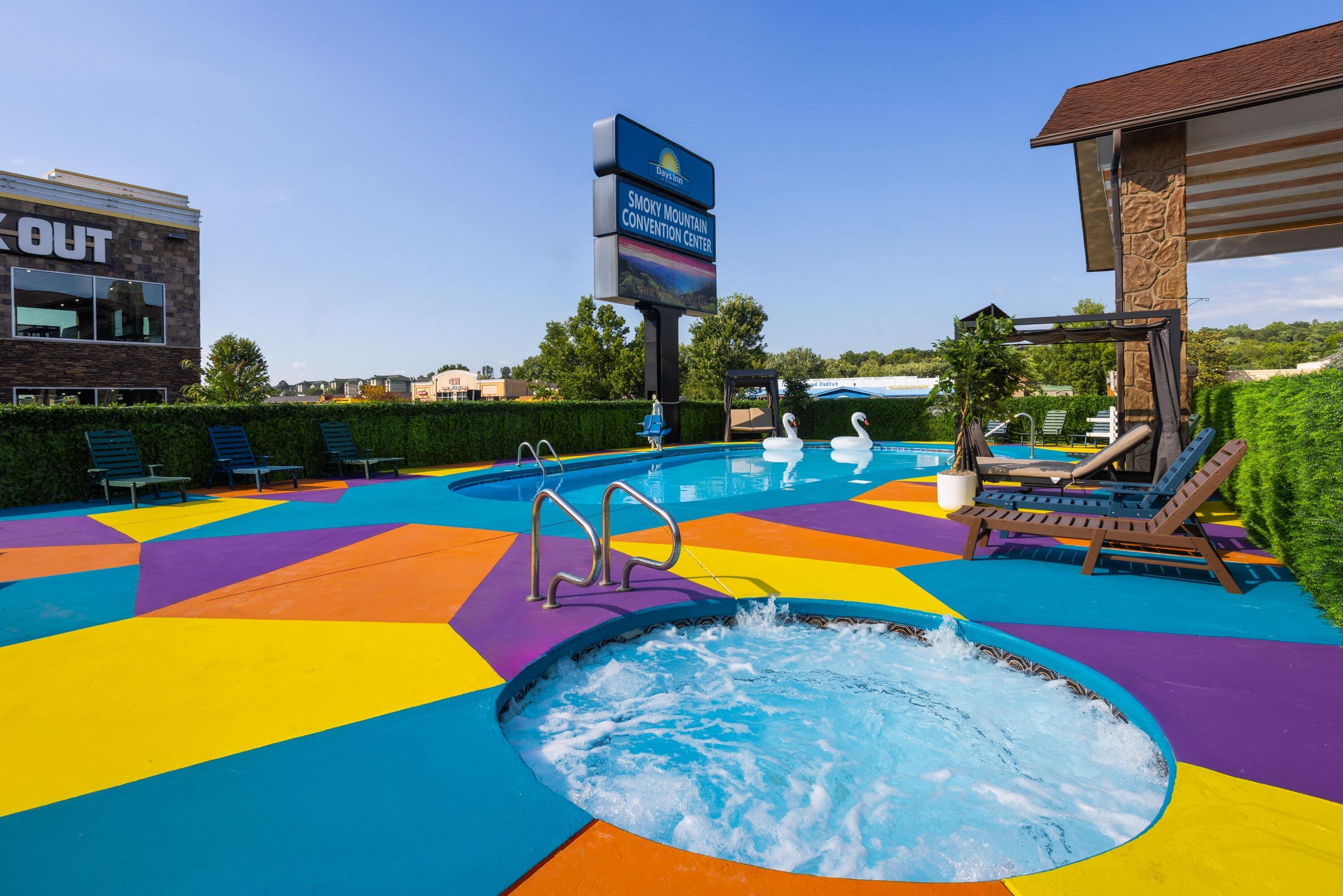Pool | Days Inn By Wyndham Pigeon Forge South