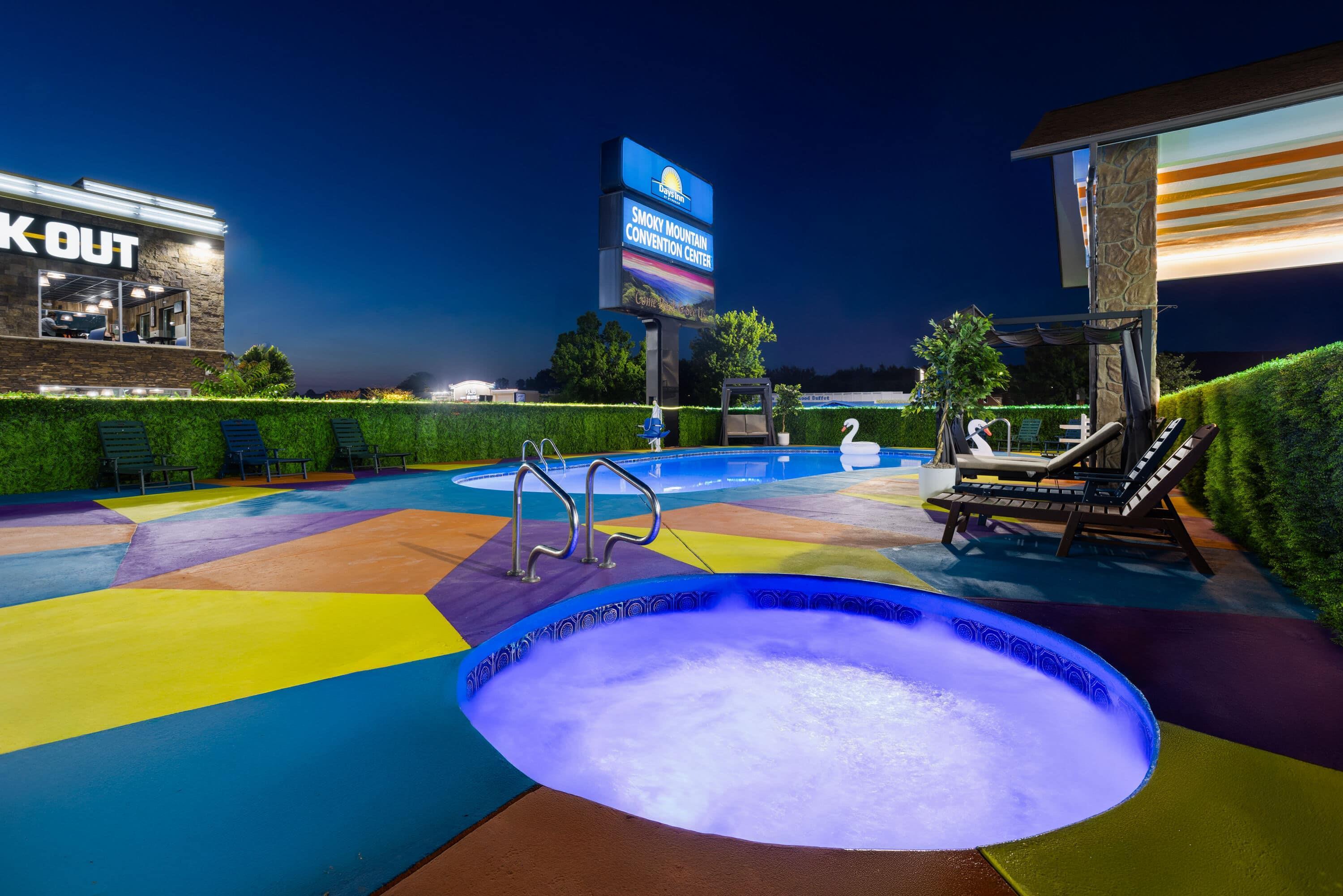 Pool | Days Inn By Wyndham Pigeon Forge South