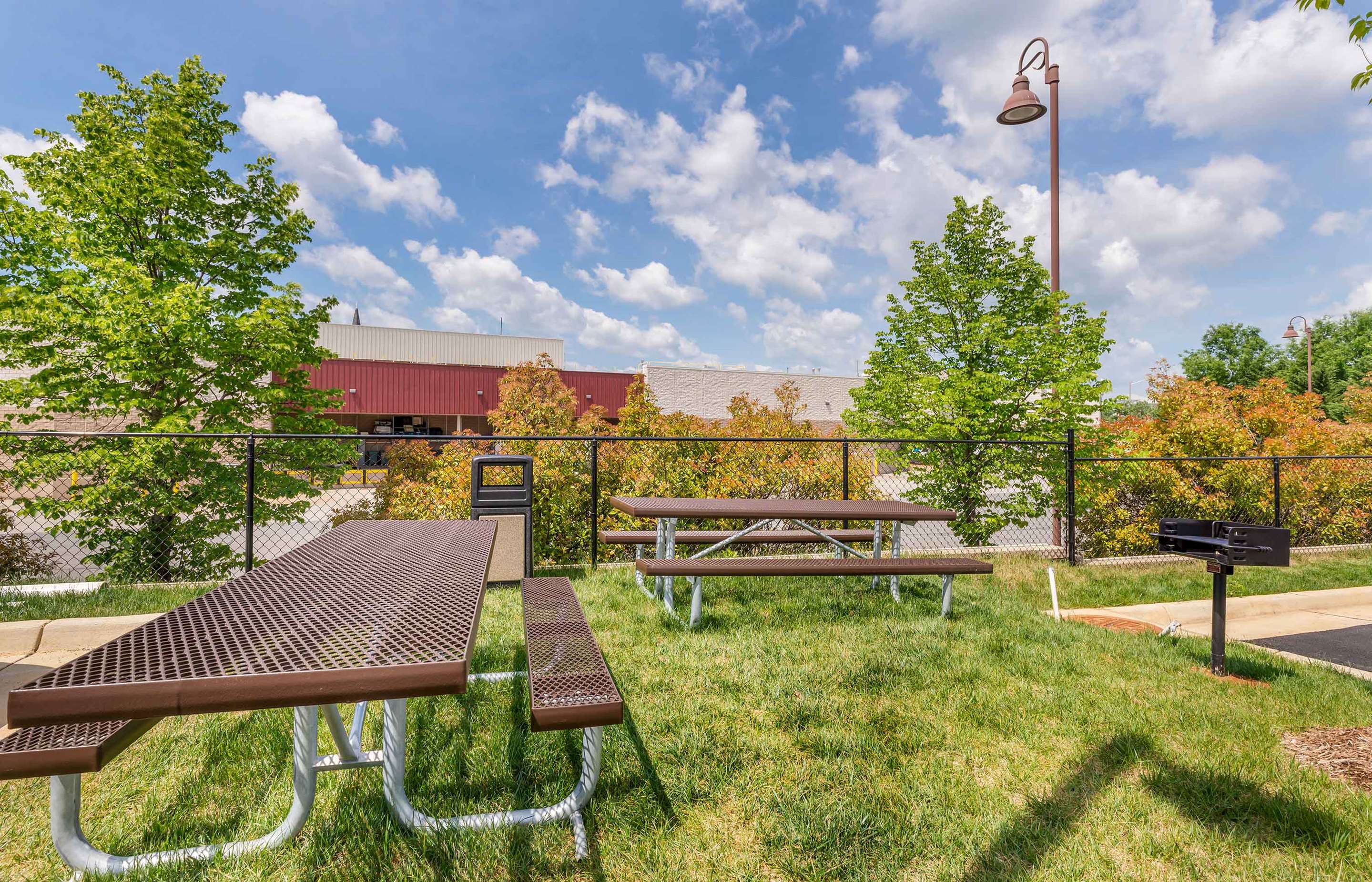 Picnic Area | Extended Stay America Premier Suites - Fredericksburg
