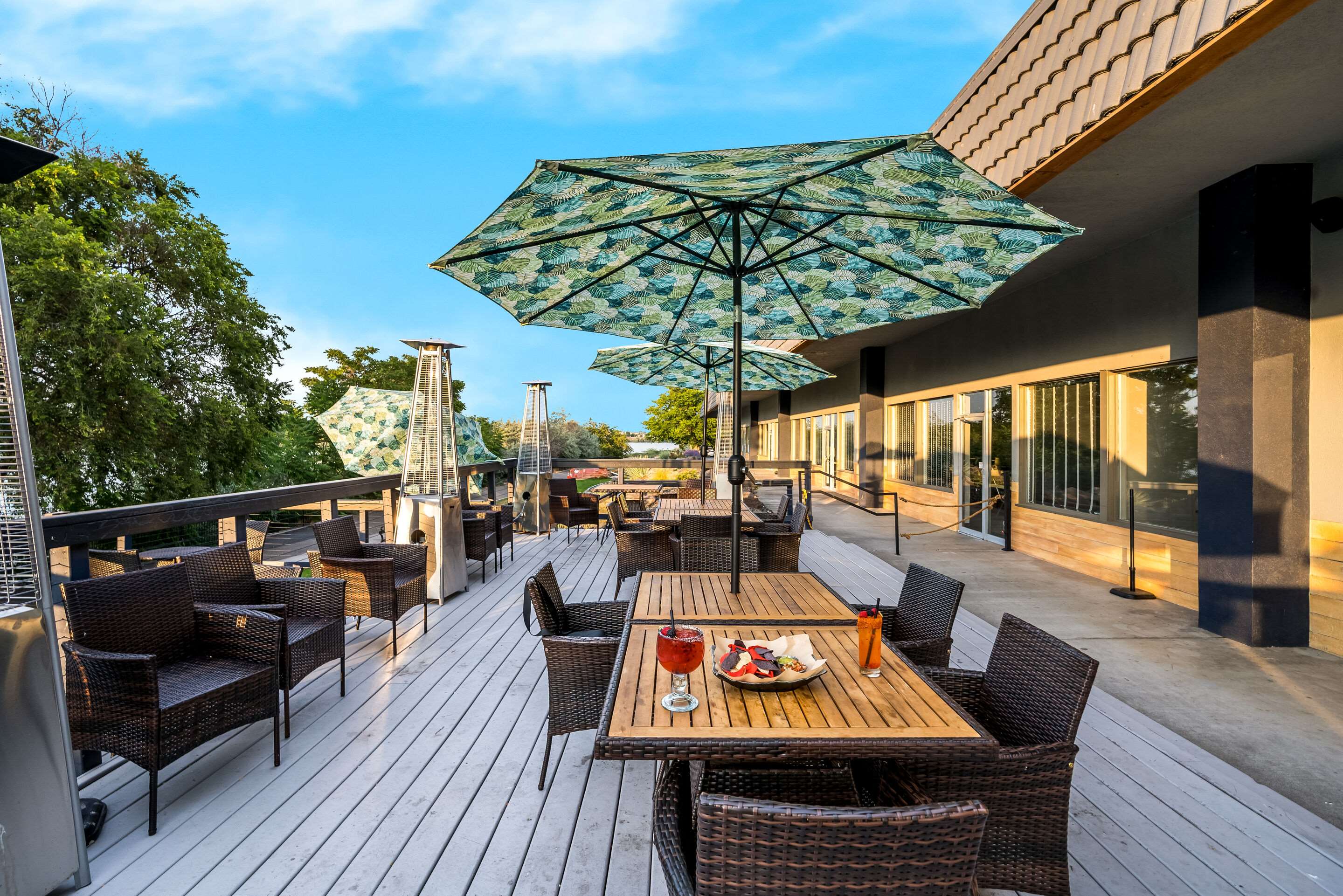 Hotel bar | Richland Riverfront Hotel, Ascend Hotel Collection
