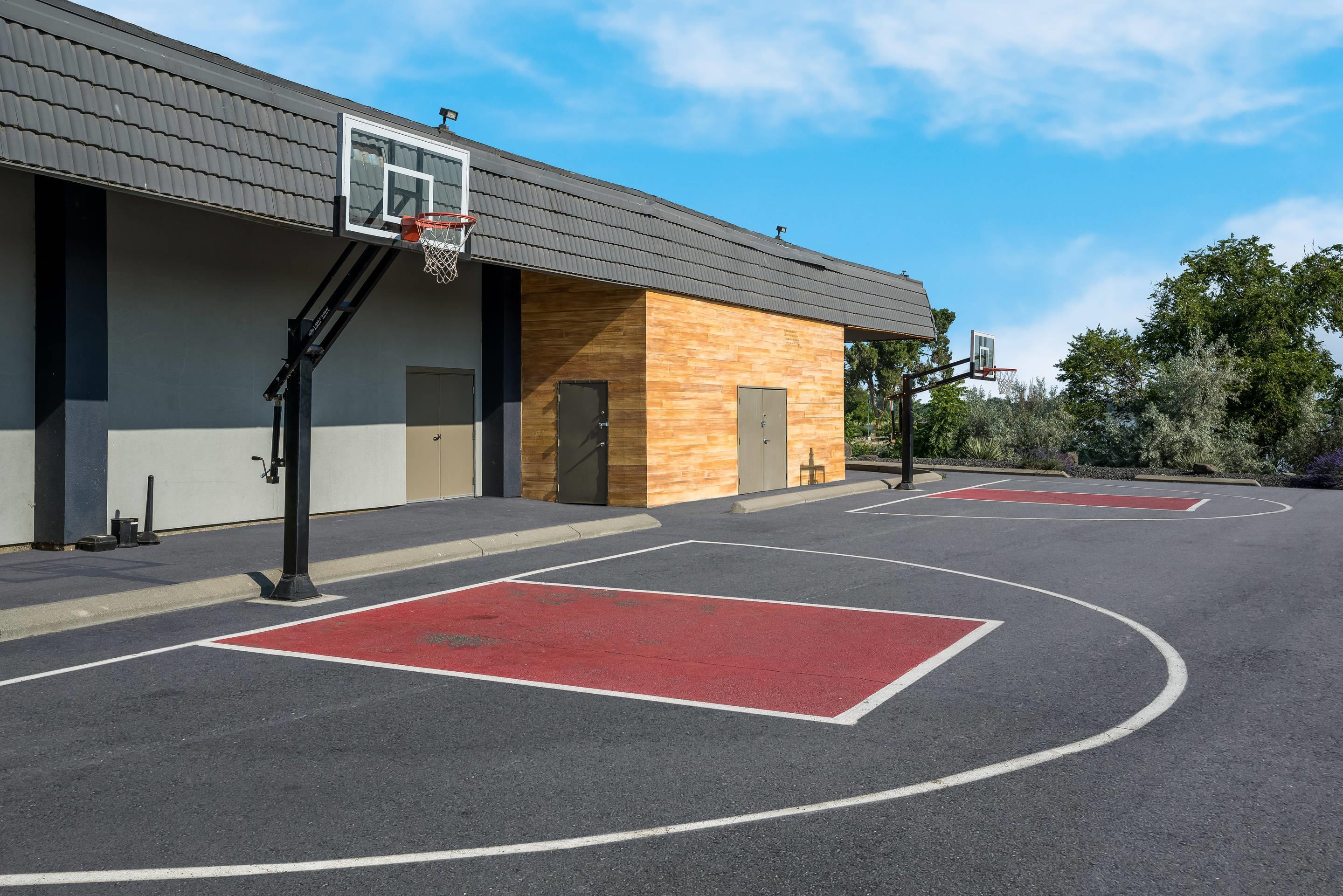 Basketball Court | Richland Riverfront Hotel, Ascend Hotel Collection