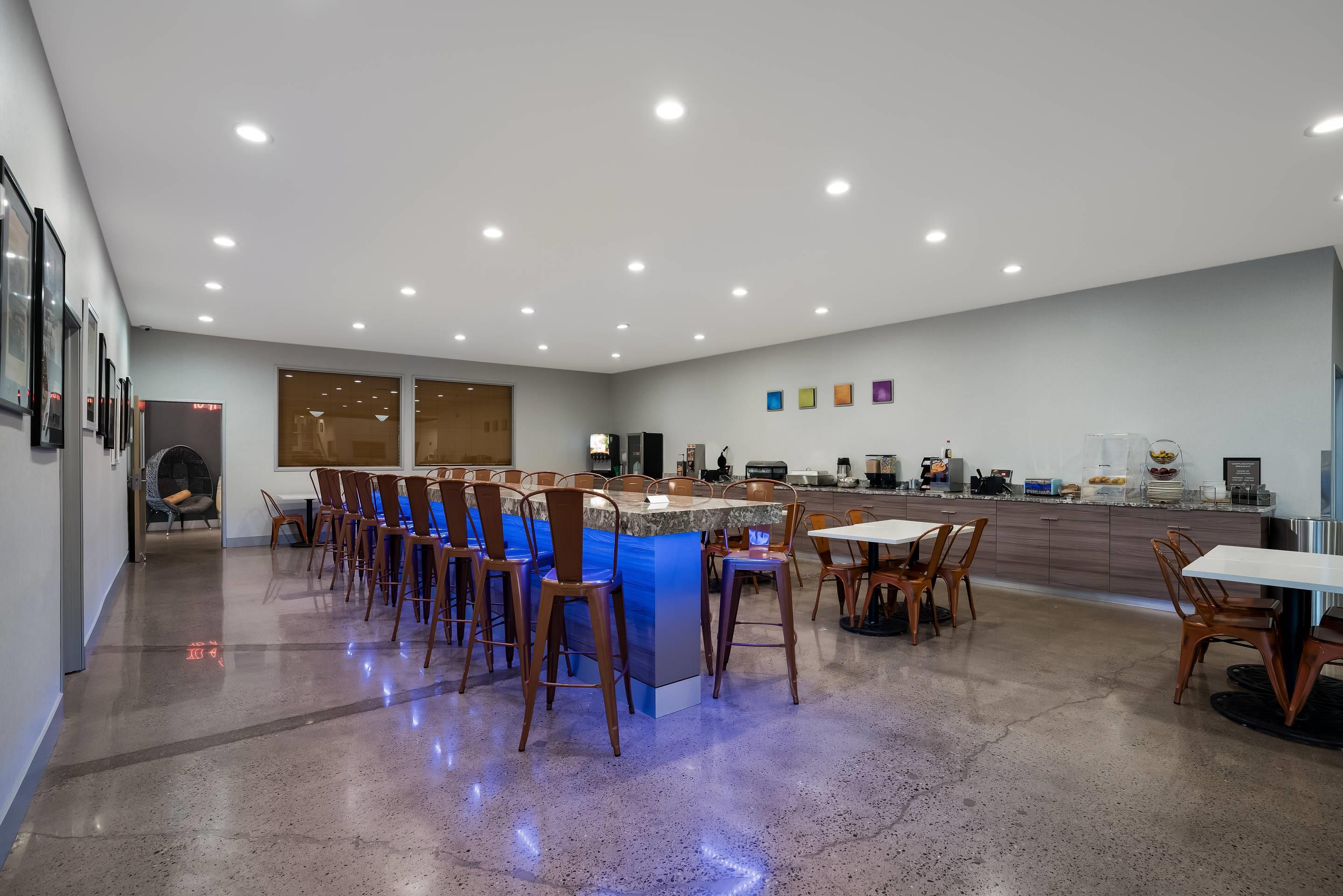 Spacious breakfast area | Richland Riverfront Hotel, Ascend Hotel Collection