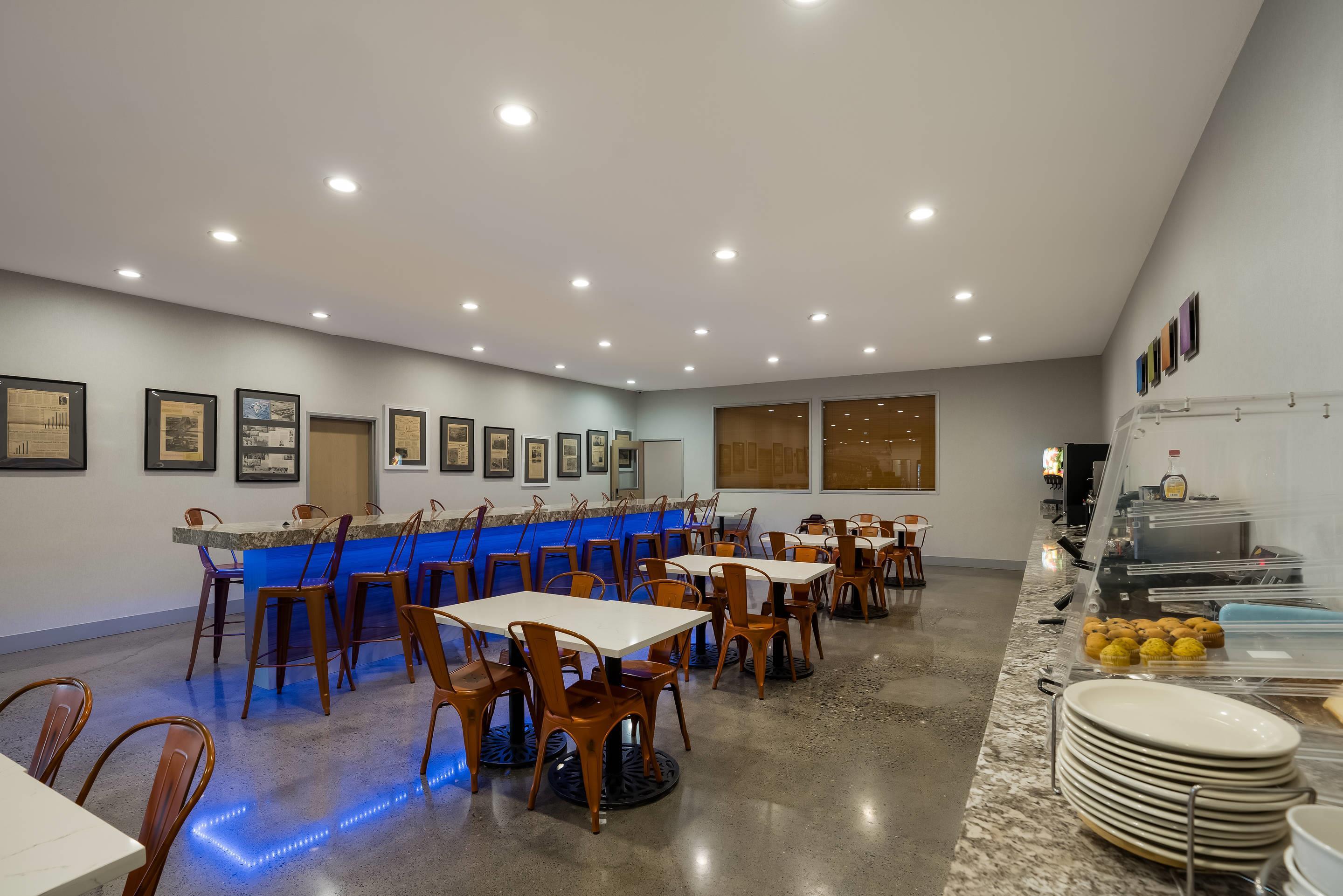 Enjoy breakfast in this seating area | Richland Riverfront Hotel, Ascend Hotel Collection