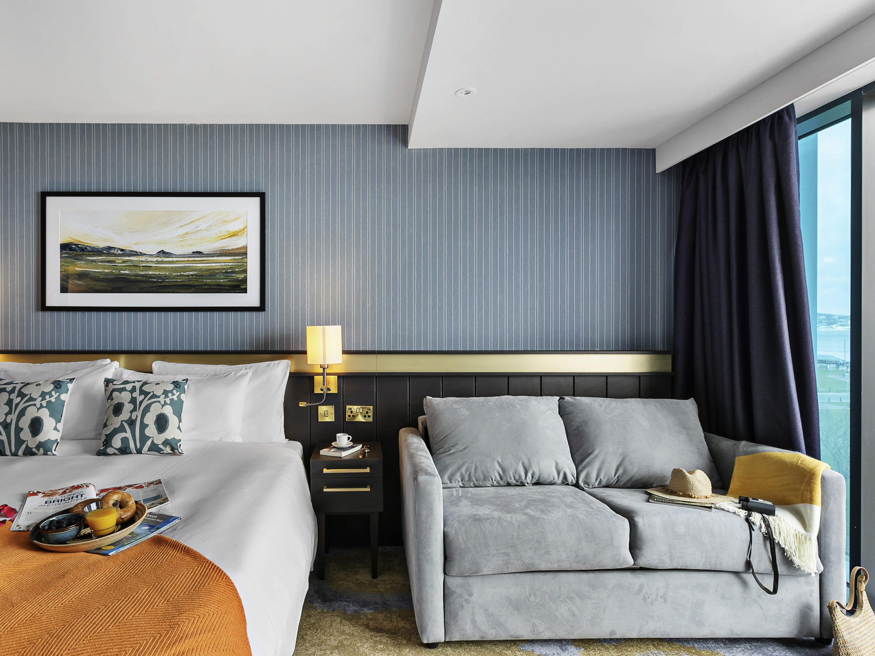 Mercure Paignton Hotel Room Type - Deluxe Privilege room with 1 Double bed and sofa bed with bay view Mercure Paignton Hotel Room Type - Deluxe Privilege room with 1 Double bed and sofa bed with bay view