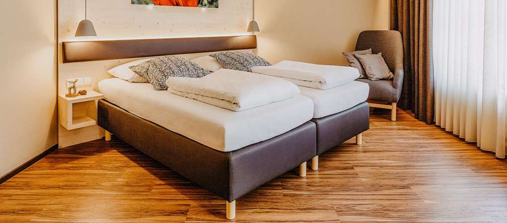 Ringhotel Johanniterbad-guestroom-Guest Room,On-Site.jpg