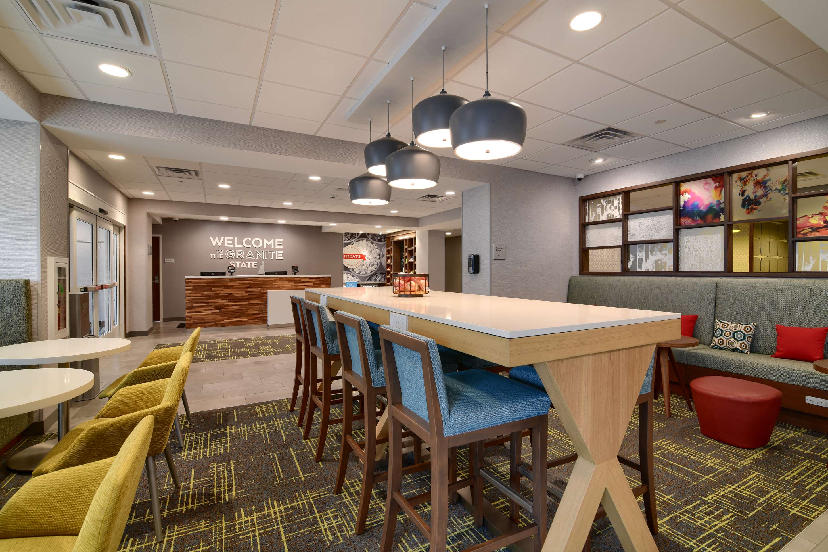 Reception | Hampton Inn Lincoln White Mountains