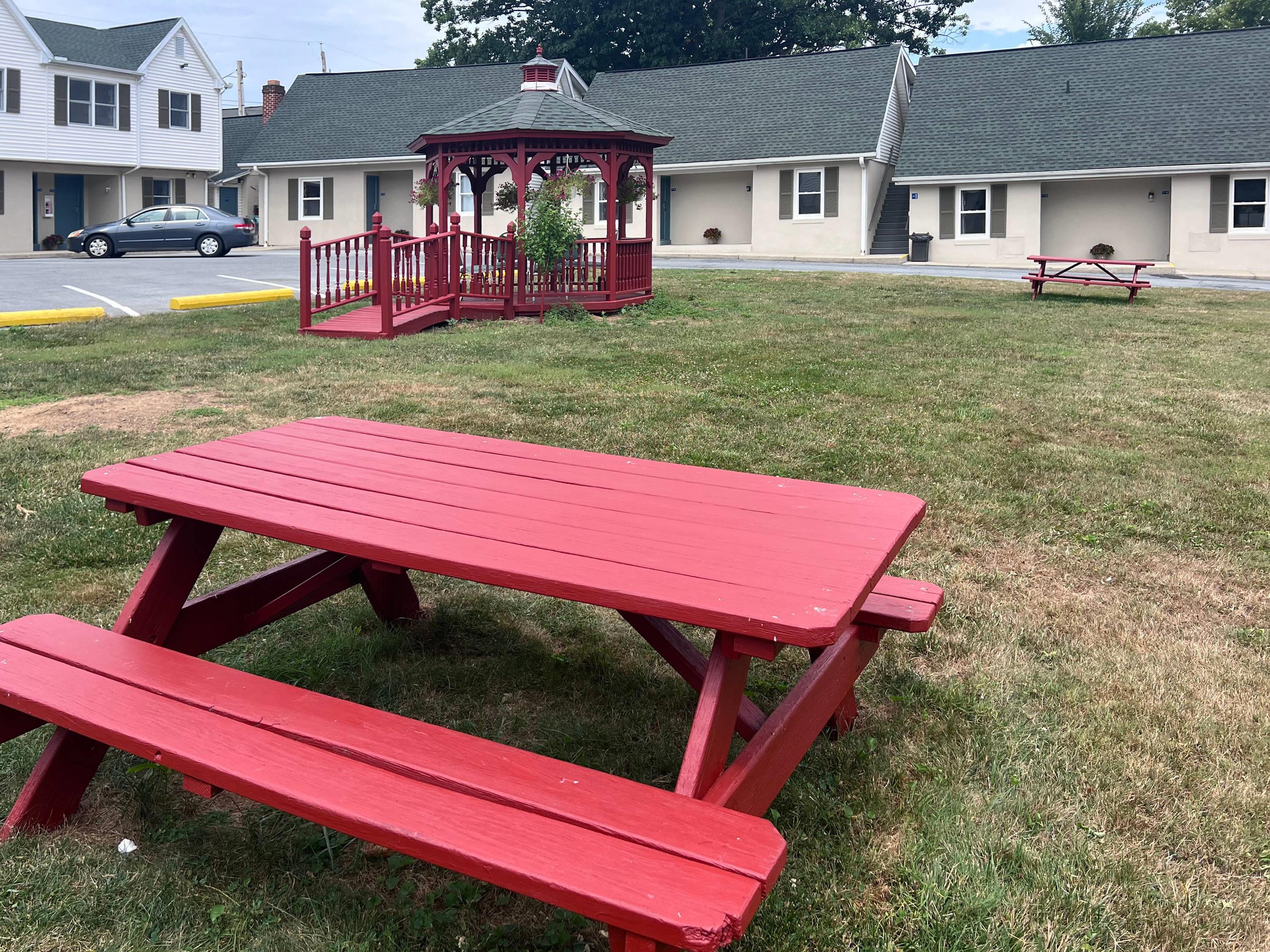 Hotel patio | Rodeway Inn & Suites