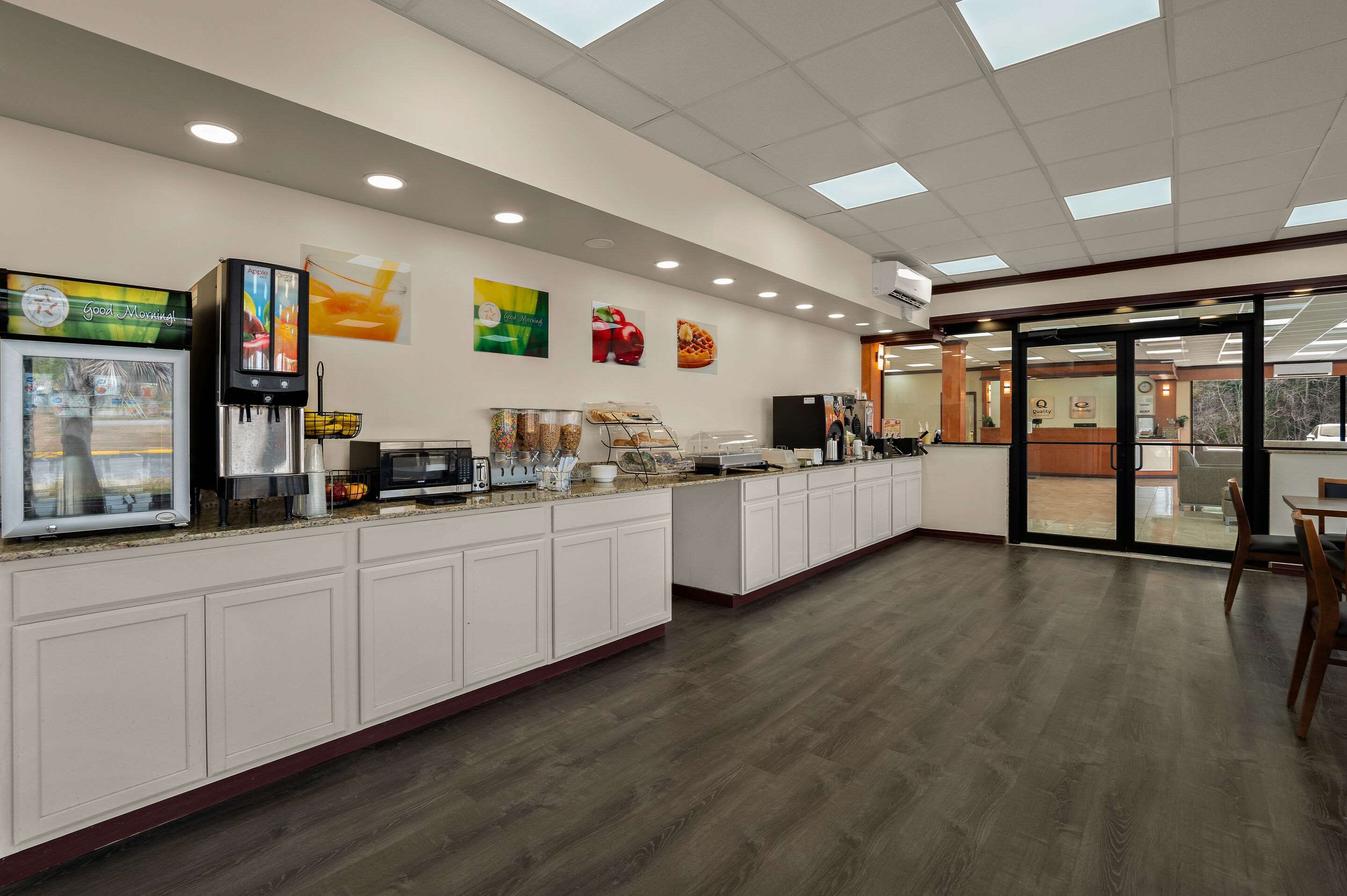 Breakfast area