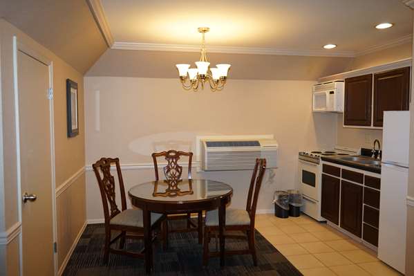  - Wingate by Wyndham Bellingham Heritage Inn - I-5, Exit 256