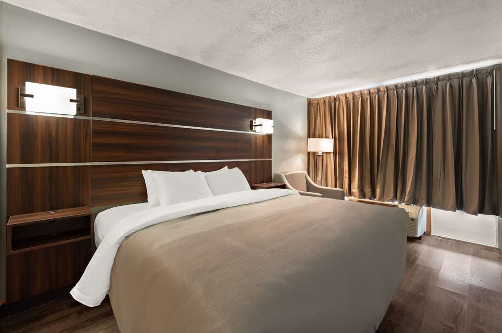 QUALITY INN YEMASSEE-guestroom-Guest Room,On-Site.jpg