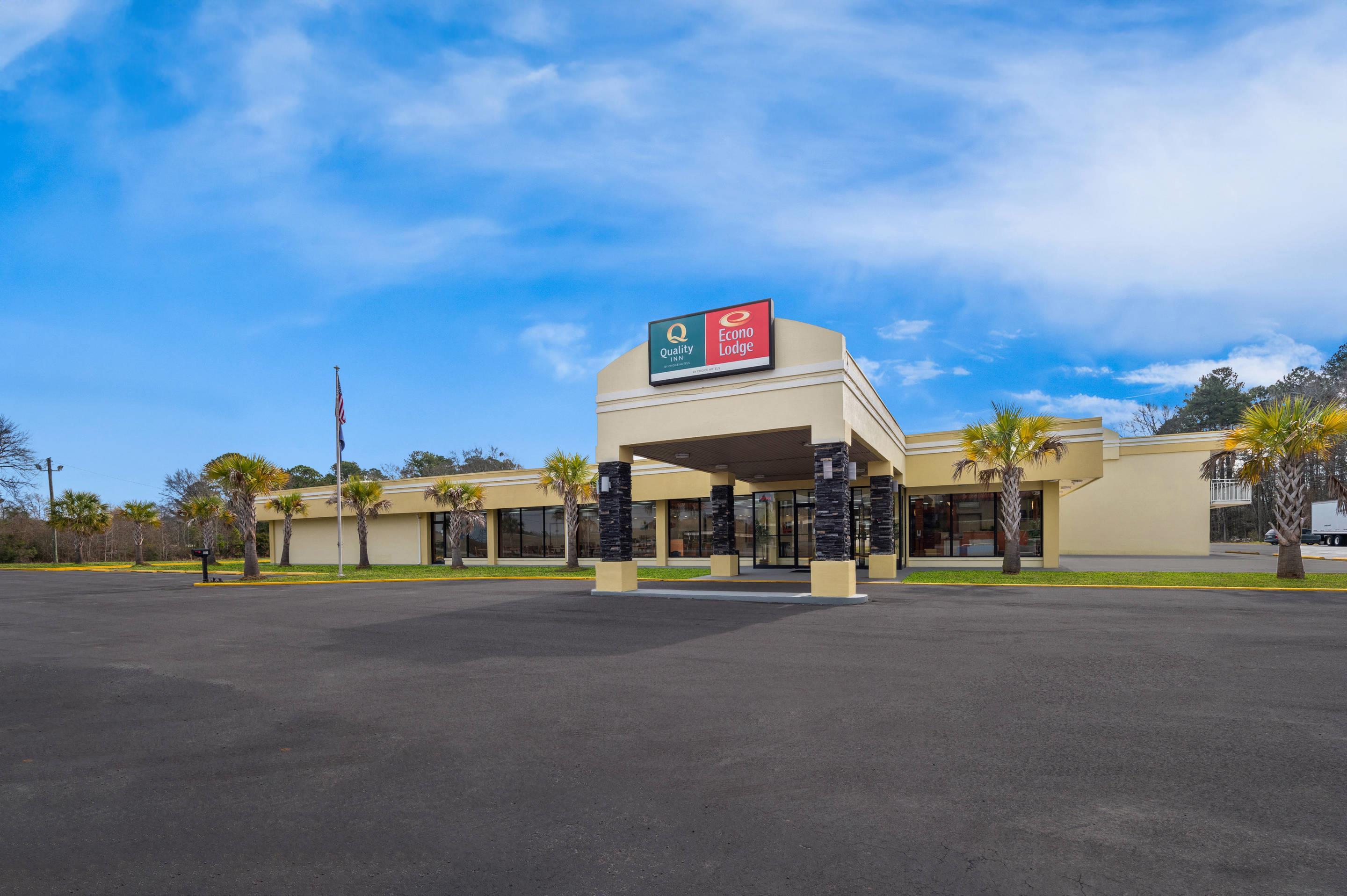Hotel exterior | Quality Inn