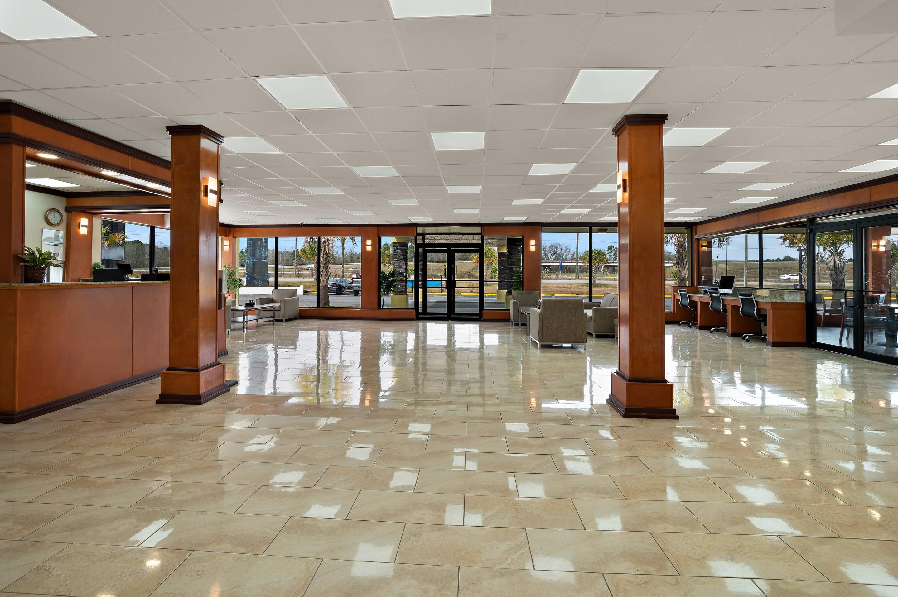 Hotel lobby | Quality Inn