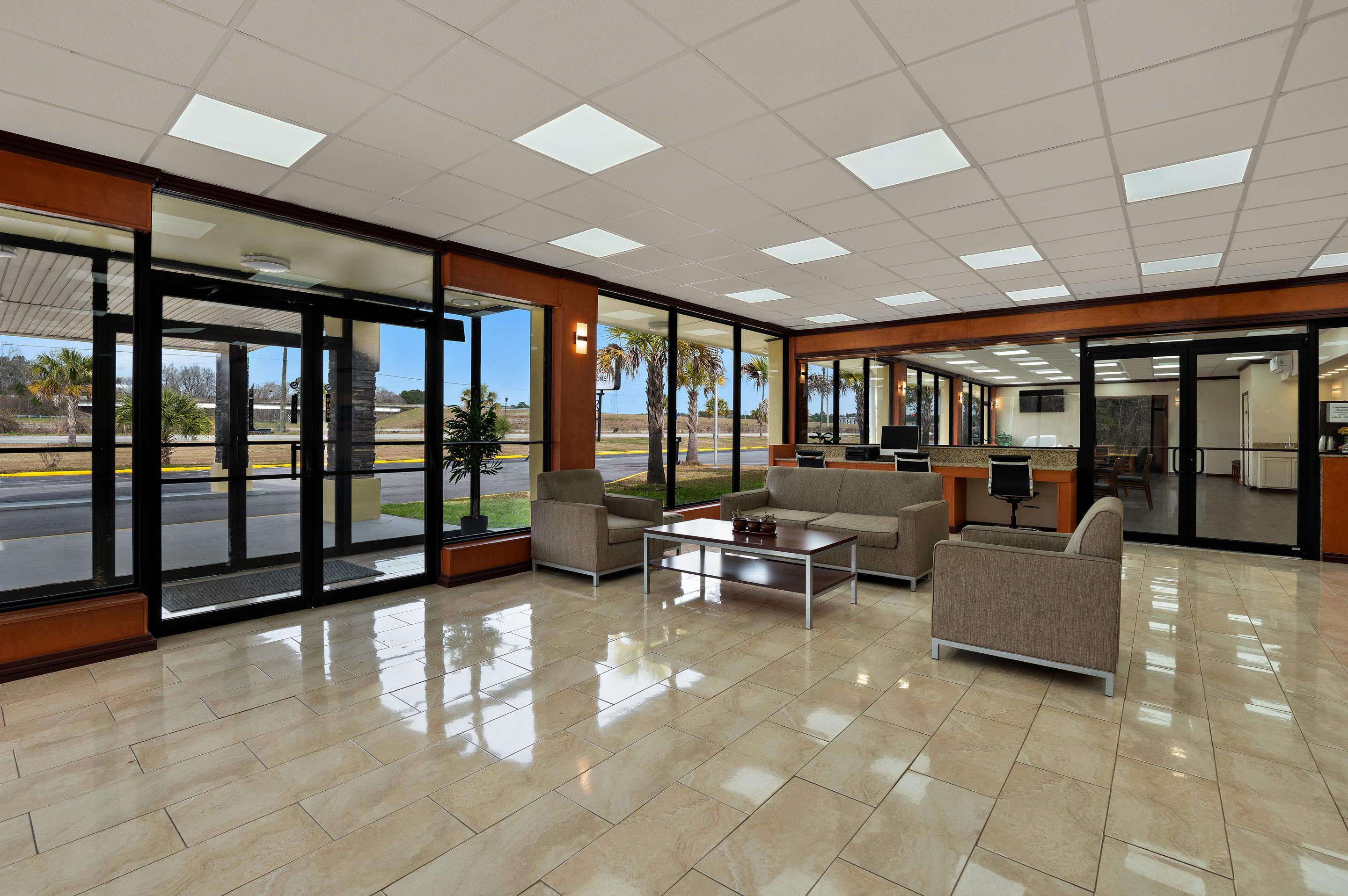 Hotel lobby | Quality Inn
