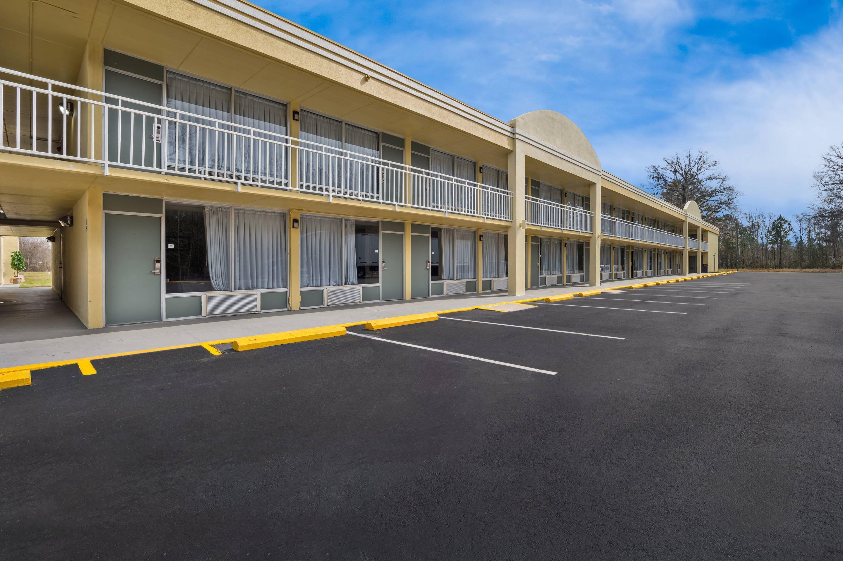 Hotel exterior | Quality Inn