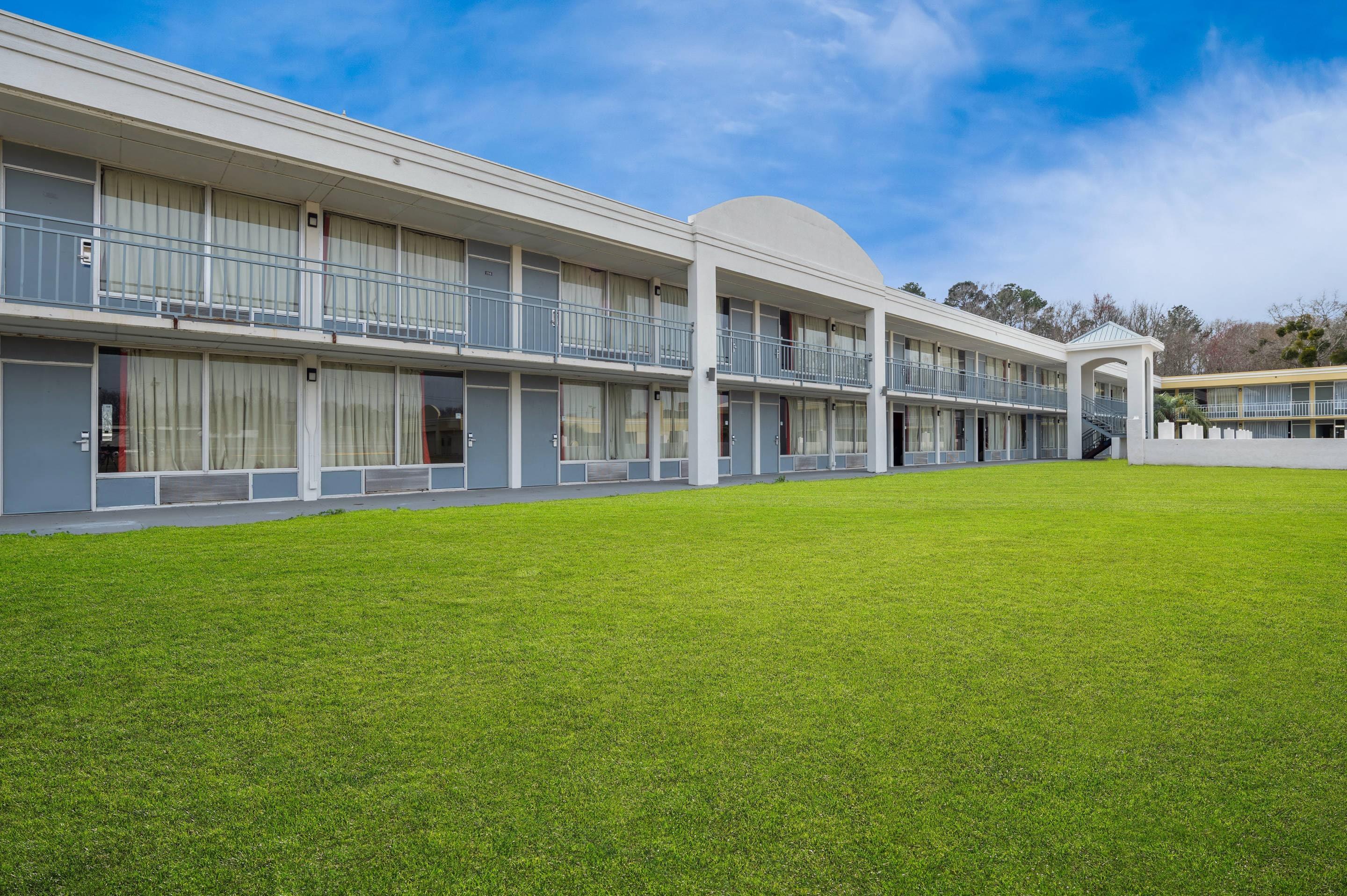 Hotel exterior | Quality Inn