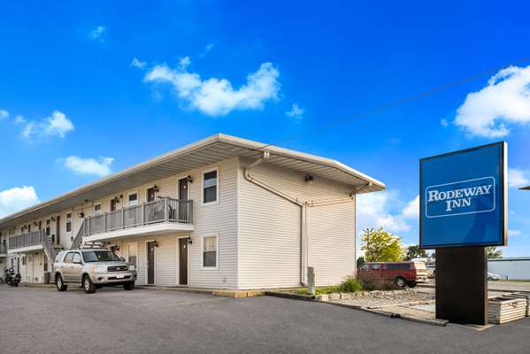 Exterior view - Rodeway Inn La Crosse