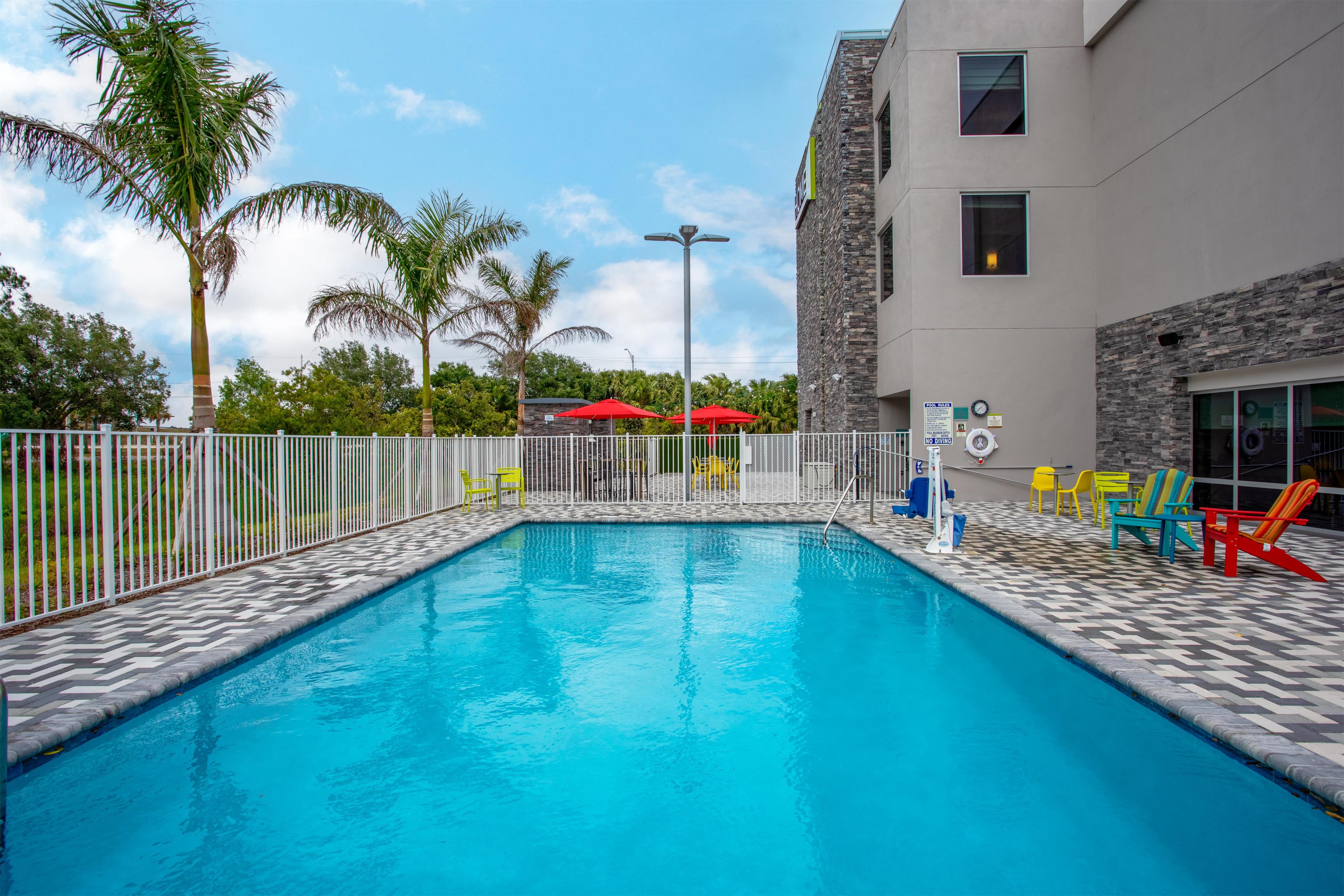 Pool | Home2 Suites by Hilton Vero Beach I-95