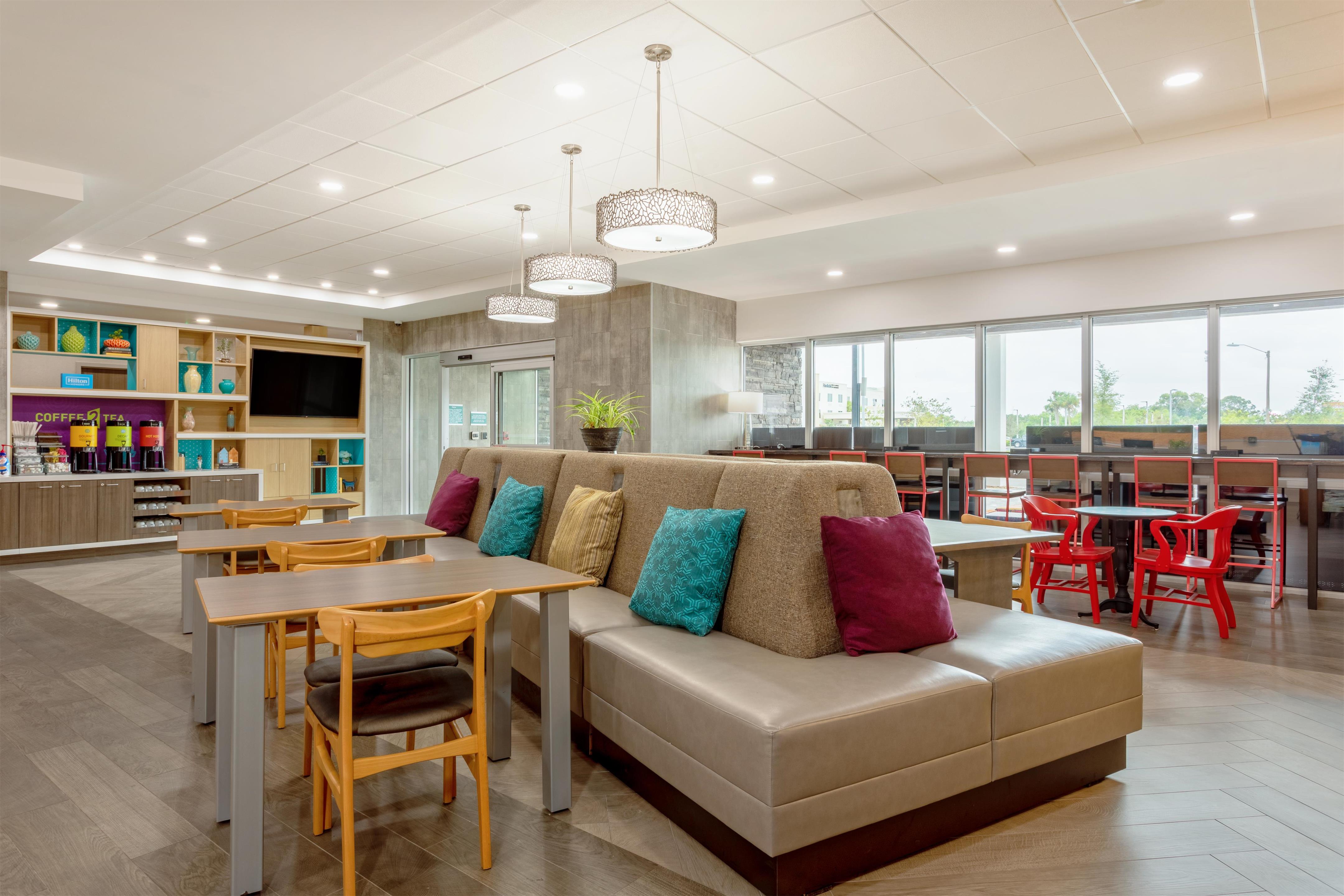 Lobby | Home2 Suites by Hilton Vero Beach I-95