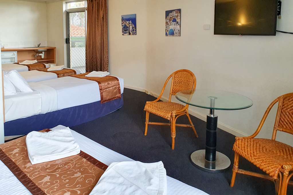 ECONO LODGE RIVERVALE-guestroom-Guest Room,On-Site.jpg