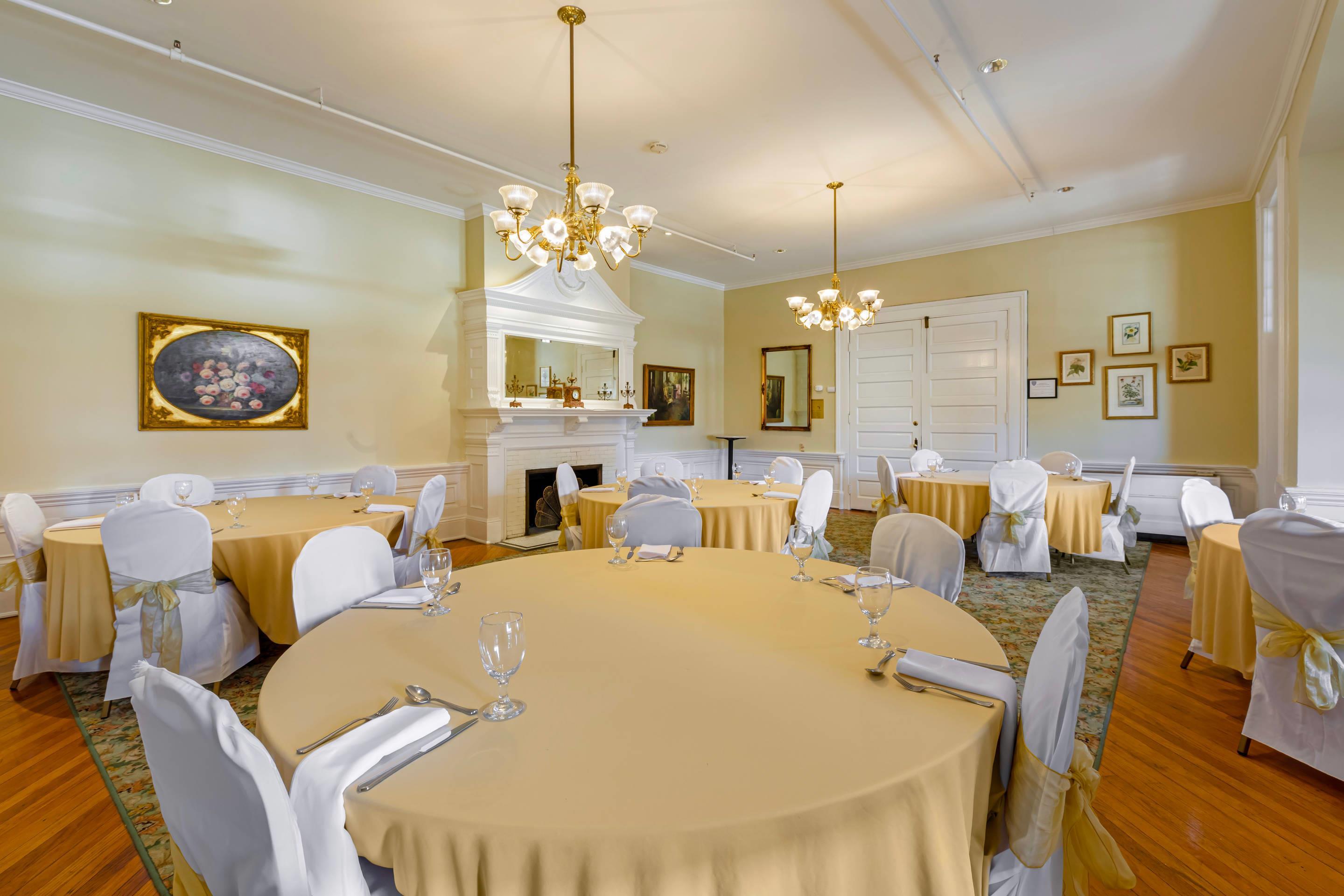 Tea Parlor | Windsor Hotel, Ascend Hotel Collection