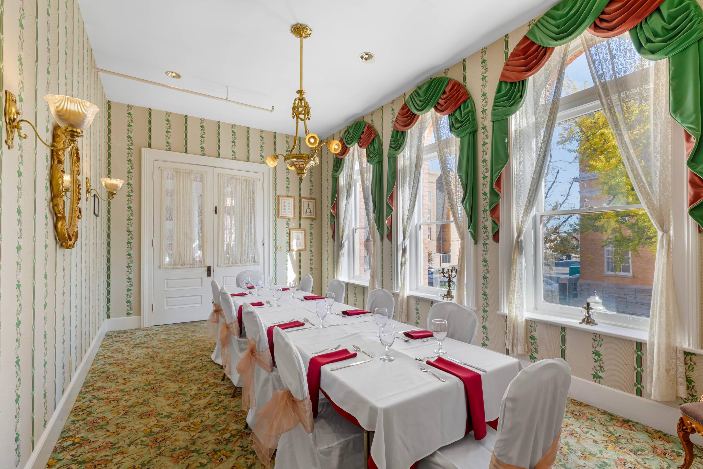 Dining room | Windsor Hotel, Ascend Hotel Collection