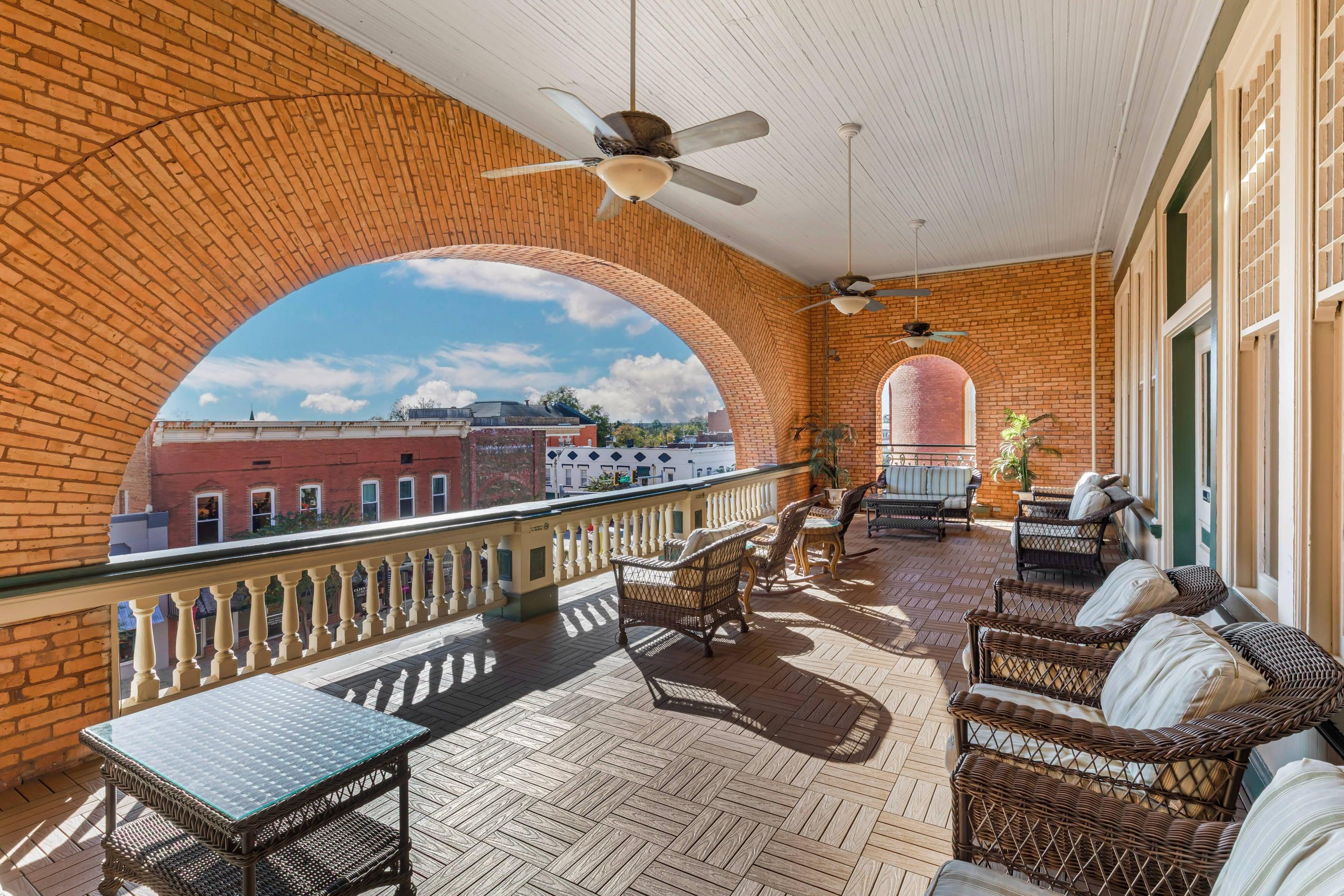 Balcony | Windsor Hotel, Ascend Hotel Collection