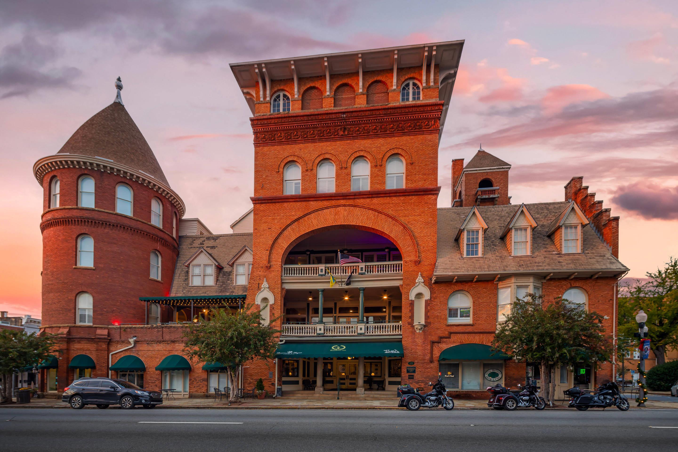 Twilight | Windsor Hotel, Ascend Hotel Collection