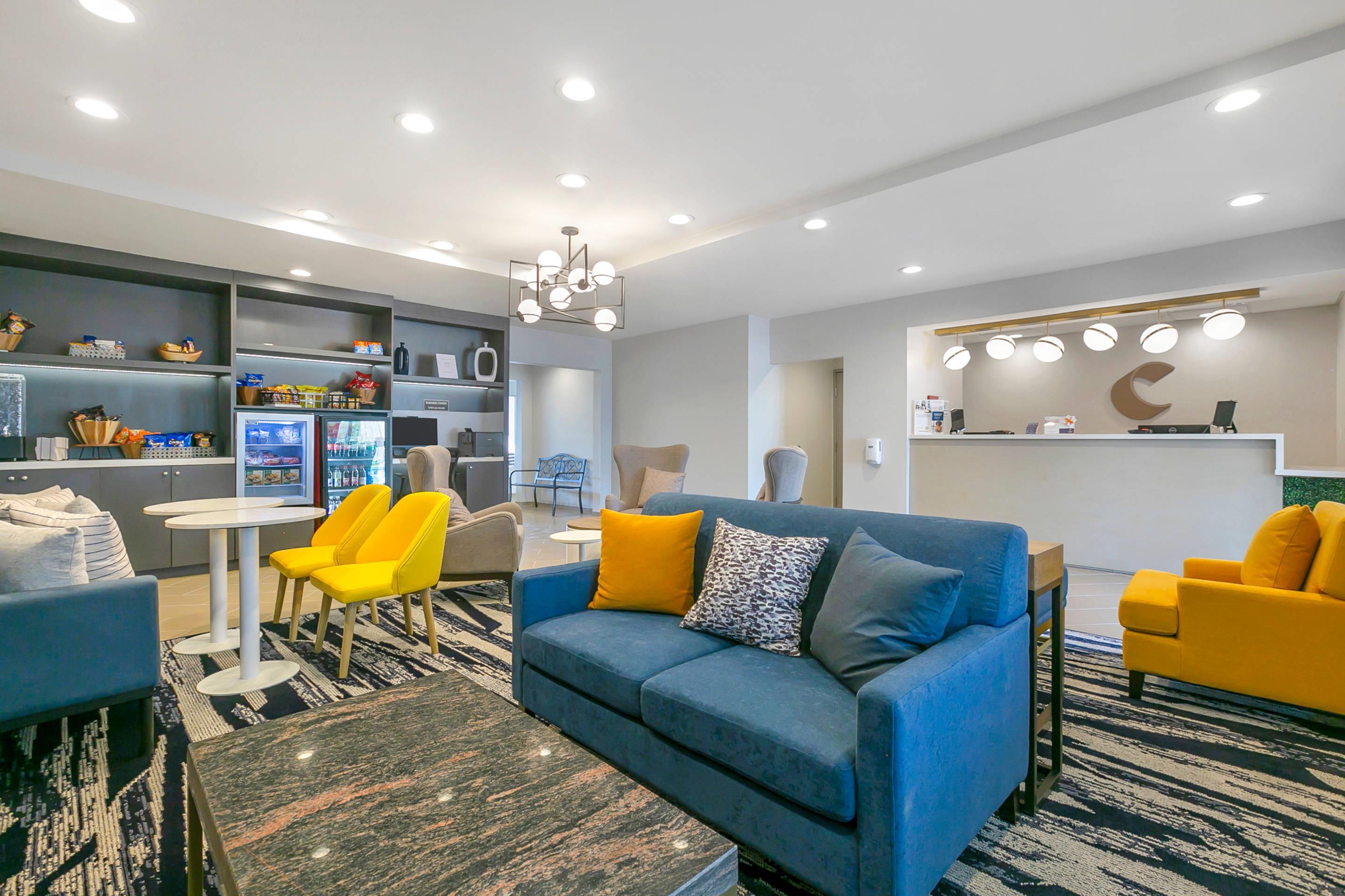 Lobby with sitting area | Comfort Inn & Suites Houma