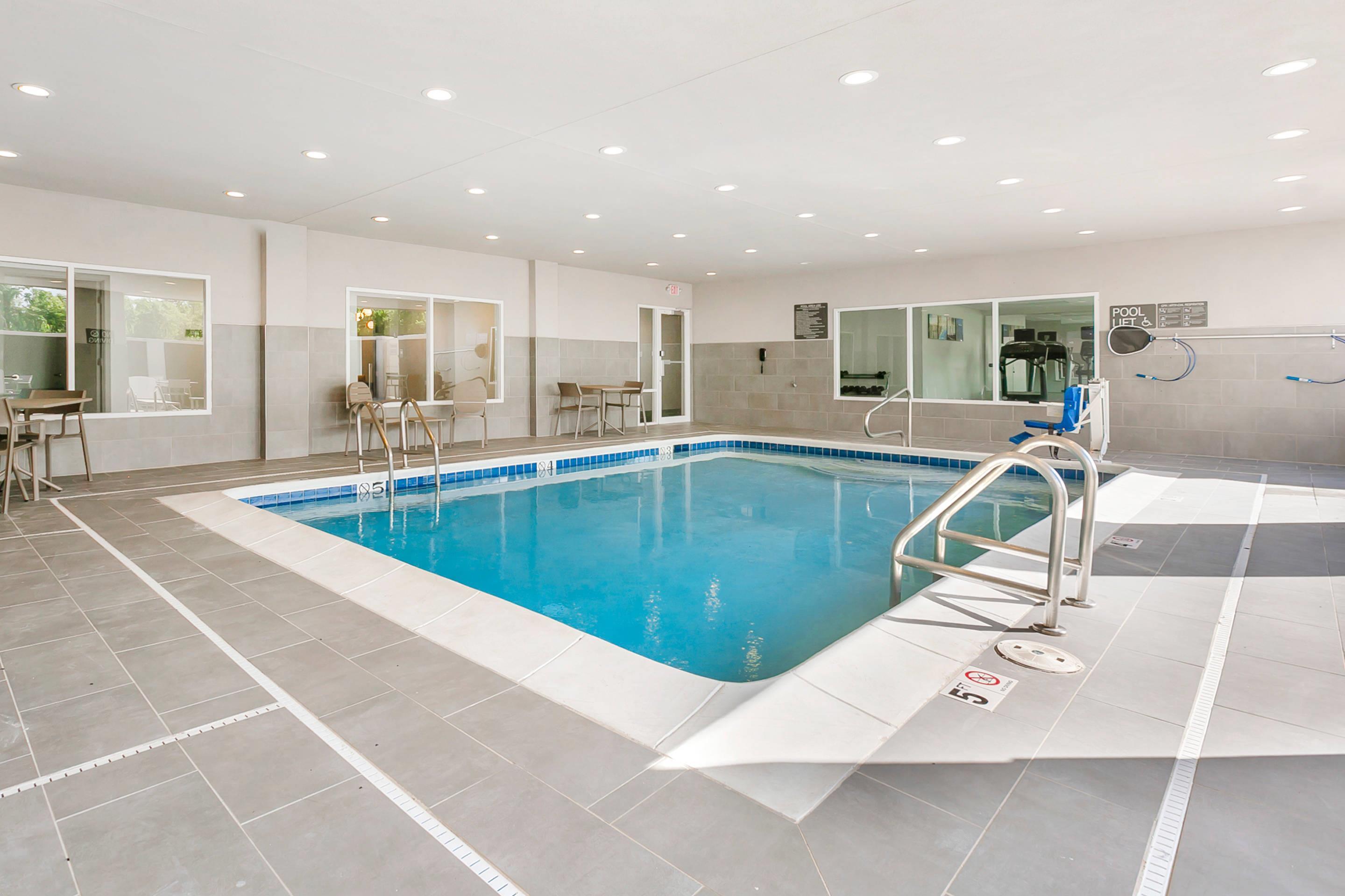 Indoor pool | Comfort Inn & Suites Houma