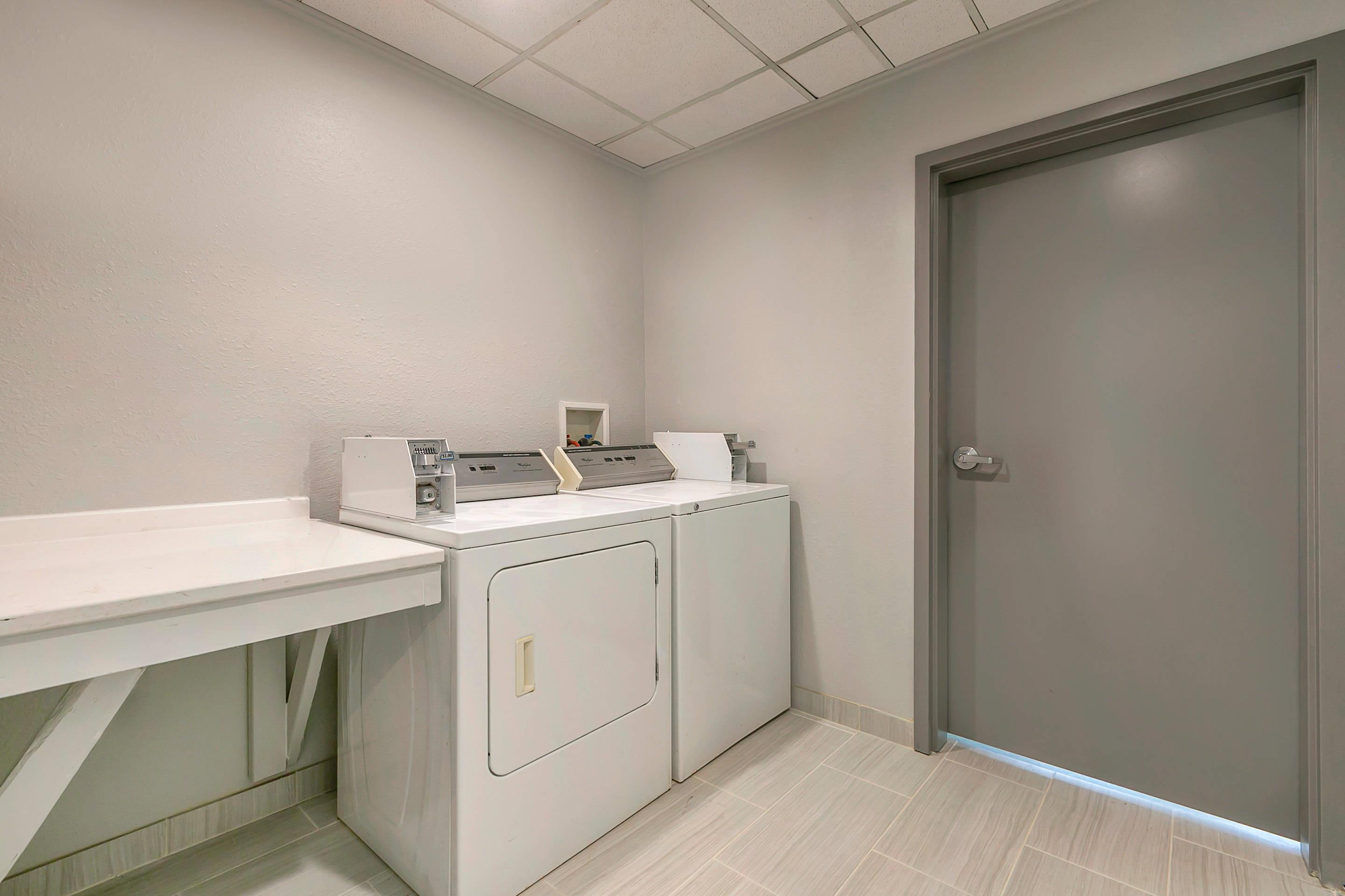Guest laundry facilities | Comfort Inn & Suites Houma