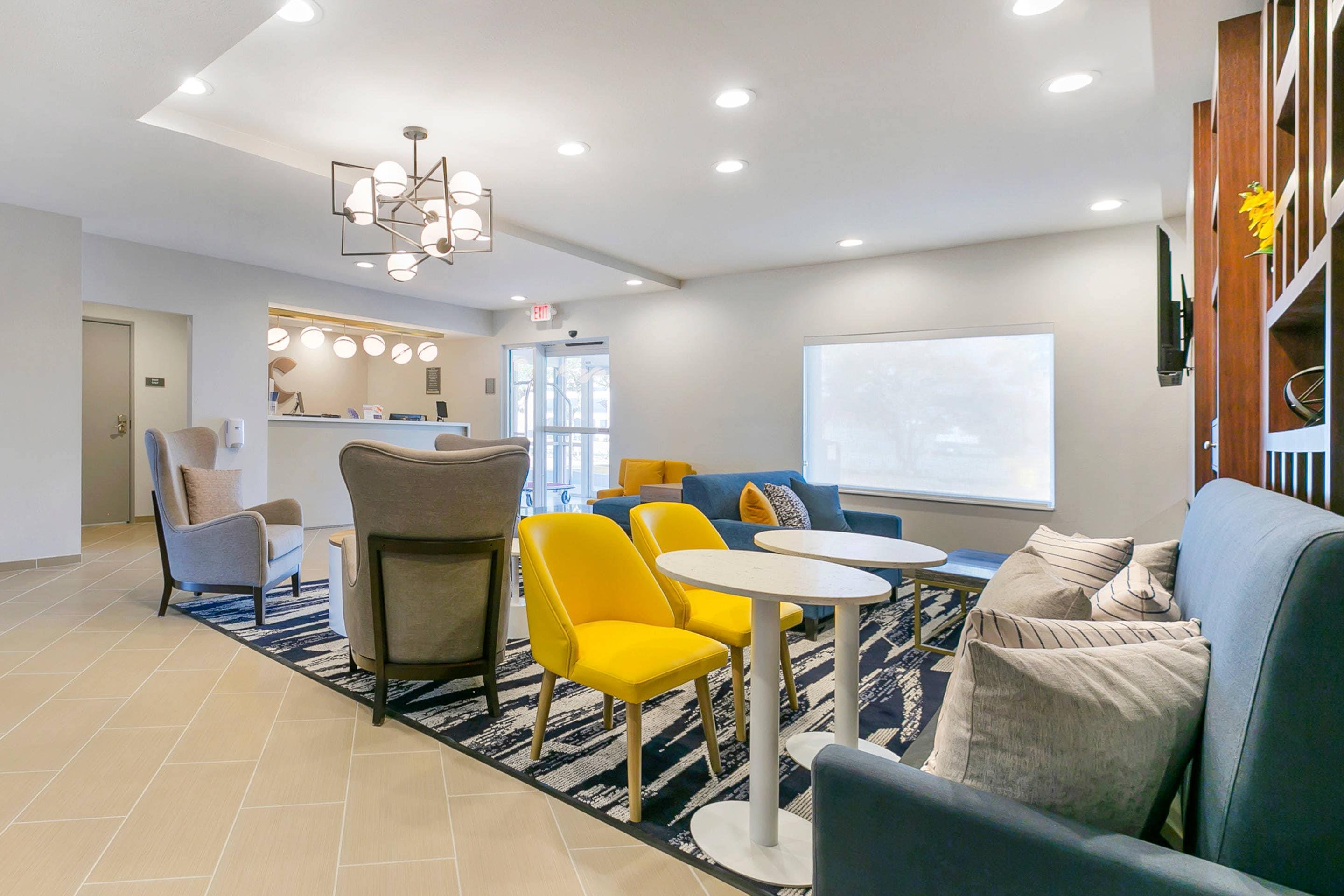 Lobby with sitting area | Comfort Inn & Suites Houma