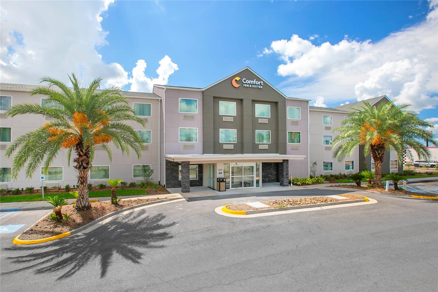 Comfort Inn & Suites