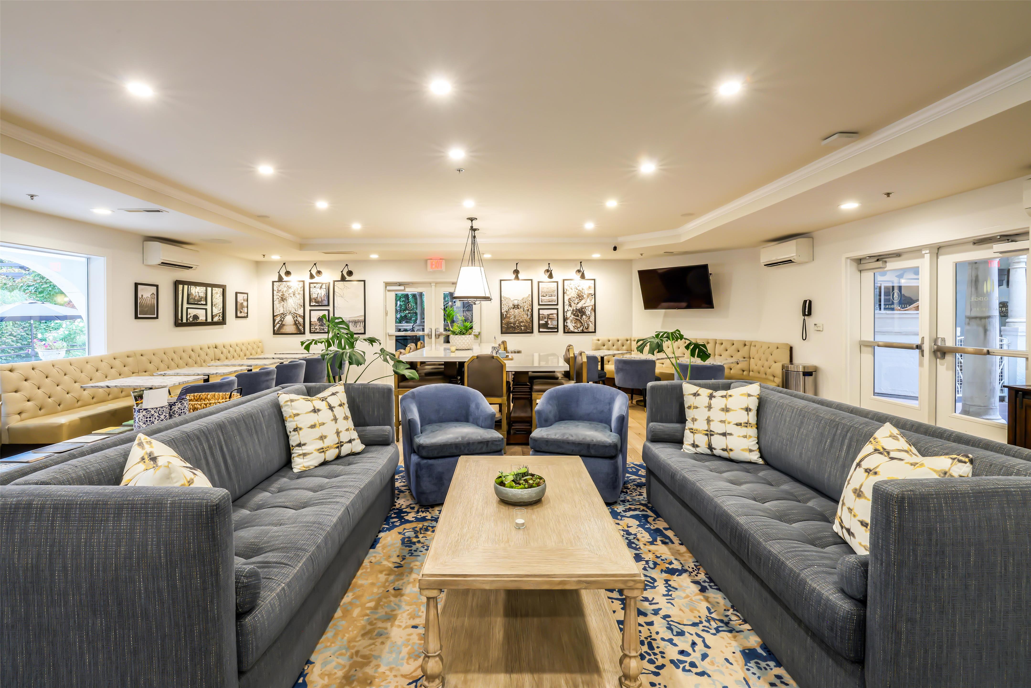 Lobby | The Lodge at Healdsburg, Tapestry Collection by Hilton