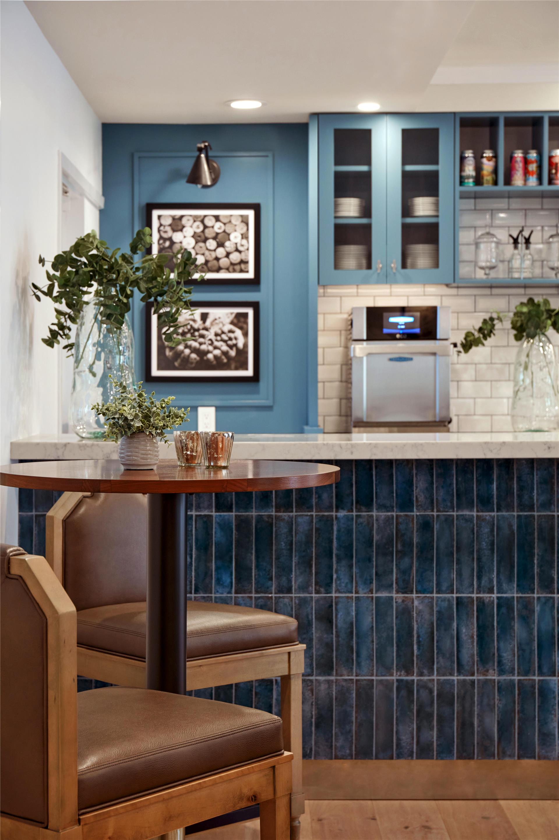 Lobby | The Lodge at Healdsburg, Tapestry Collection by Hilton