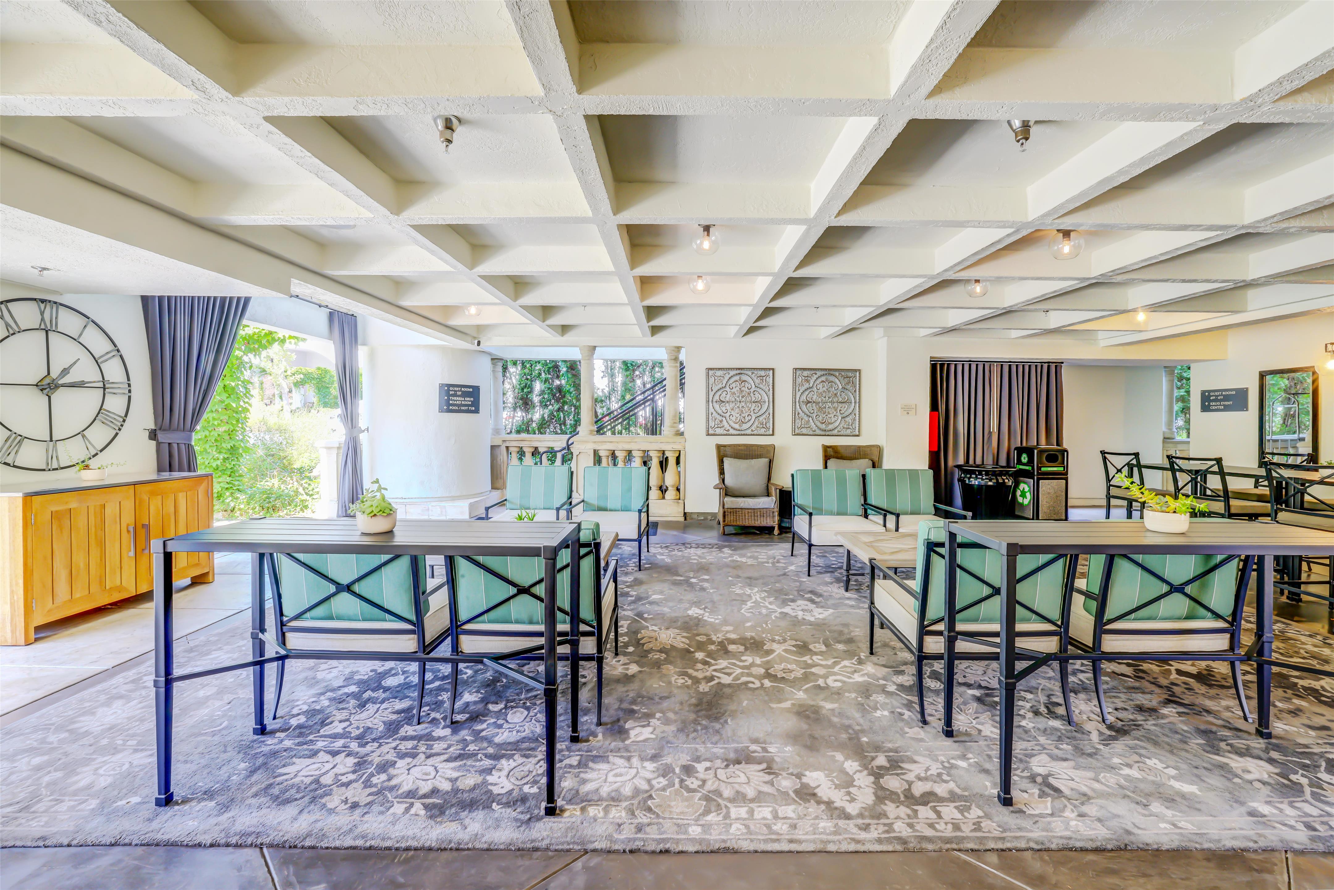 Lobby | The Lodge at Healdsburg, Tapestry Collection by Hilton