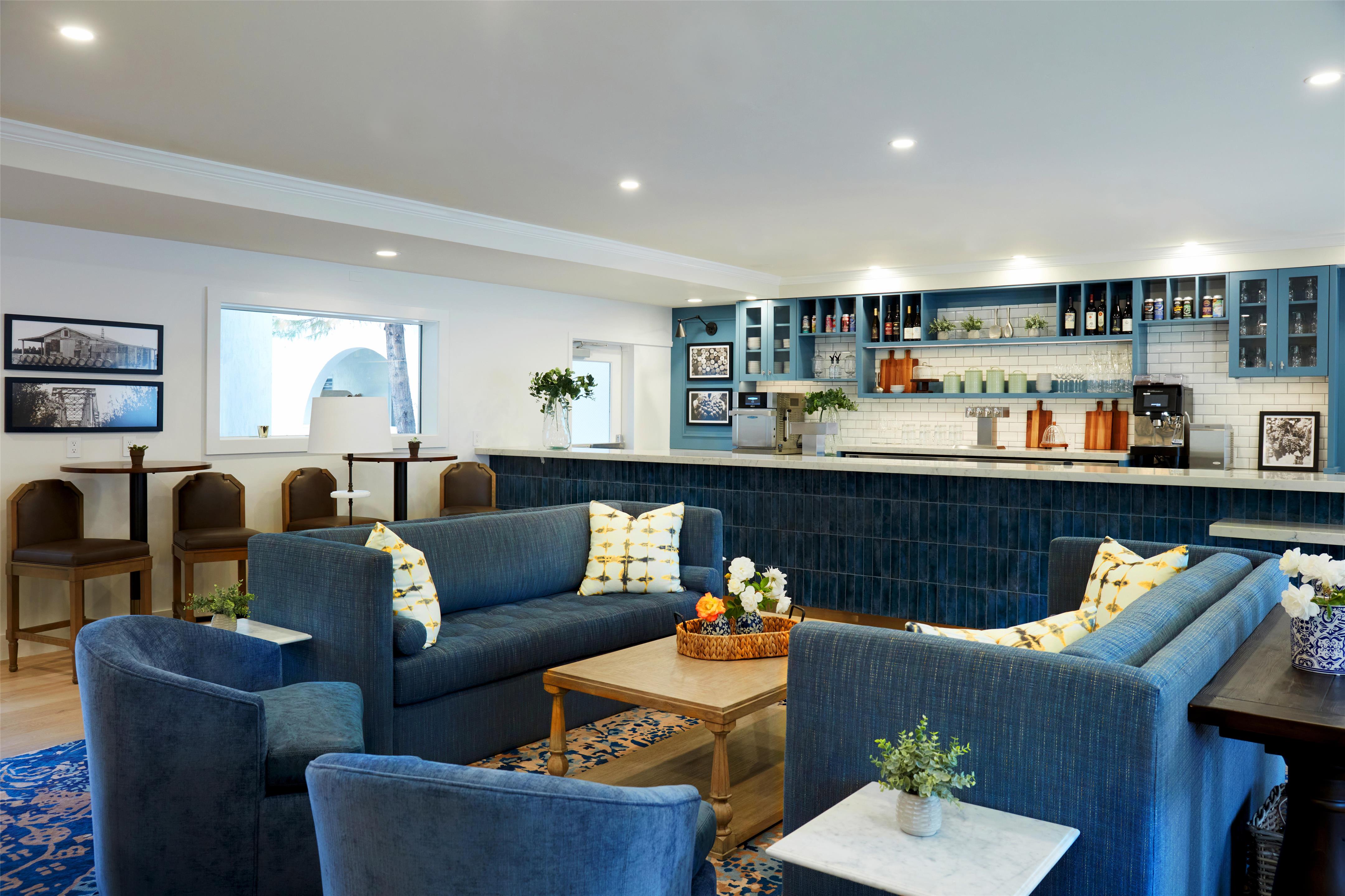 Lobby | The Lodge at Healdsburg, Tapestry Collection by Hilton